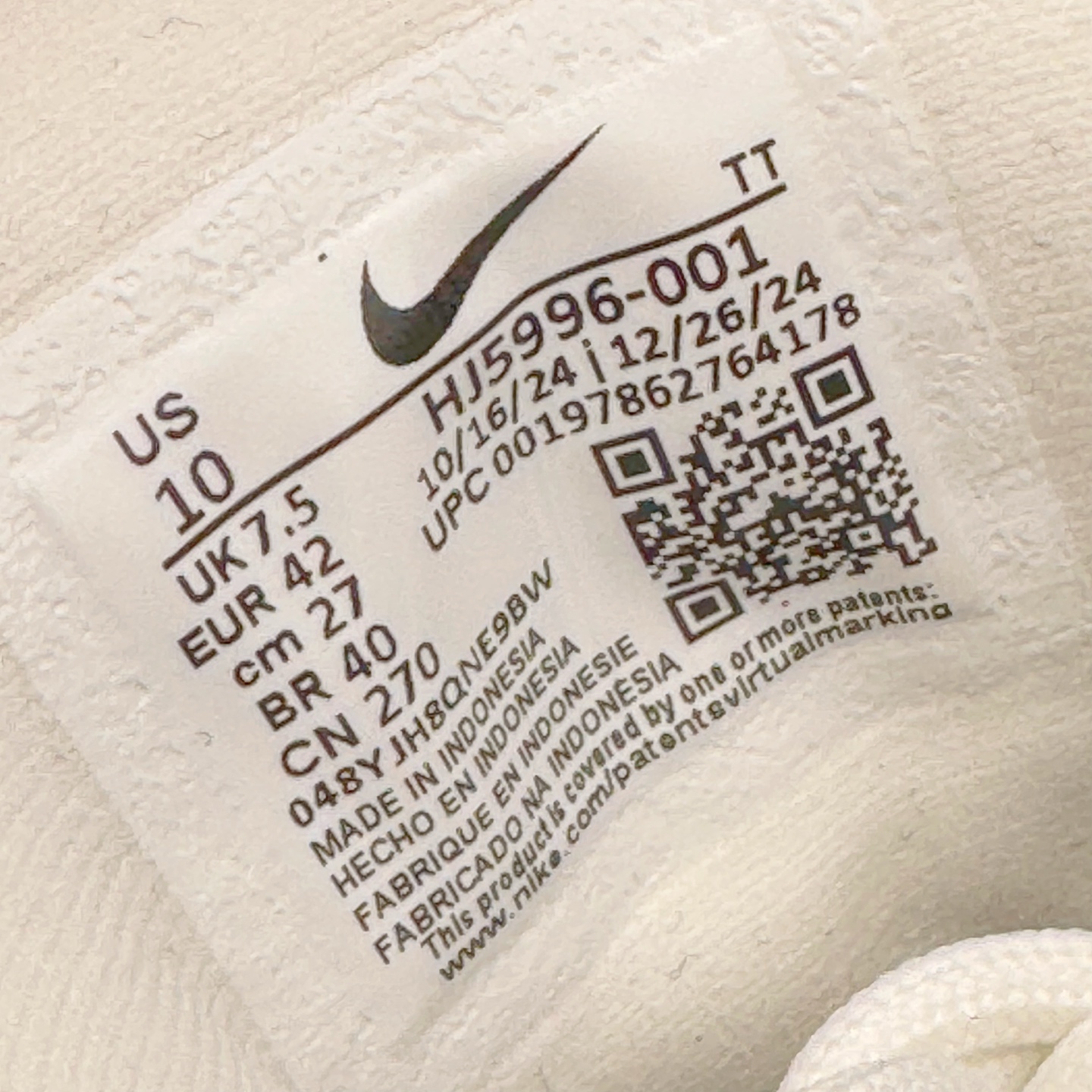 图片[11]-＃GX纯原 NK Air Max 95 复古减震气垫跑鞋 灰粉 HJ5996-001 经典重温 外单专供大厂出品 品质稳定 一百余色 终端操作 鞋款设计灵感源于人体构造 中底设计基于人体的脊柱构造 是整体设计的核心 尼龙孔眼代表了肋骨 而分层式面板和网眼象征着肌肉纤维和肉体组织 Air Max 95采用了两个独立的吹塑成型的Air-Sole单元 并首次在前掌使用可视化气垫设计 Swoosh logo夜当作一个 点符号放在了鞋子的后帮位置 20年的发展让 AIR MAX 95有了不同的故事 20年后再度面向世人的时候 焕然一新的面貌 让人有了另外一种清新脱俗的感觉 尺码：40 40.5 41 42 42.5 43 44 44.5 45 45.5 46 47.5 48.5-选品中心