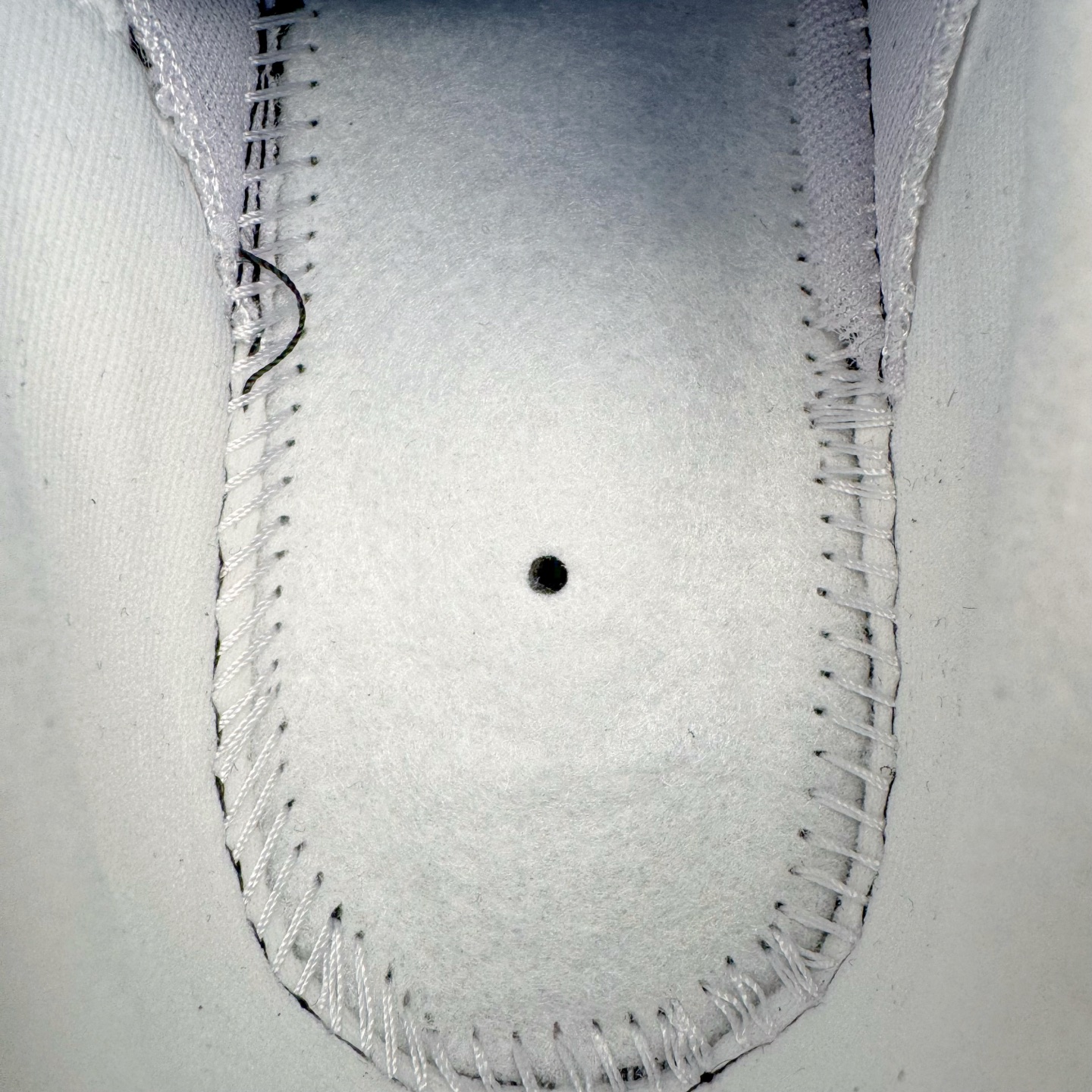 图片[10]-＃GX纯原 NK Air Max 95 复古减震气垫跑鞋 灰粉 HJ5996-001 经典重温 外单专供大厂出品 品质稳定 一百余色 终端操作 鞋款设计灵感源于人体构造 中底设计基于人体的脊柱构造 是整体设计的核心 尼龙孔眼代表了肋骨 而分层式面板和网眼象征着肌肉纤维和肉体组织 Air Max 95采用了两个独立的吹塑成型的Air-Sole单元 并首次在前掌使用可视化气垫设计 Swoosh logo夜当作一个 点符号放在了鞋子的后帮位置 20年的发展让 AIR MAX 95有了不同的故事 20年后再度面向世人的时候 焕然一新的面貌 让人有了另外一种清新脱俗的感觉 尺码：40 40.5 41 42 42.5 43 44 44.5 45 45.5 46 47.5 48.5-选品中心