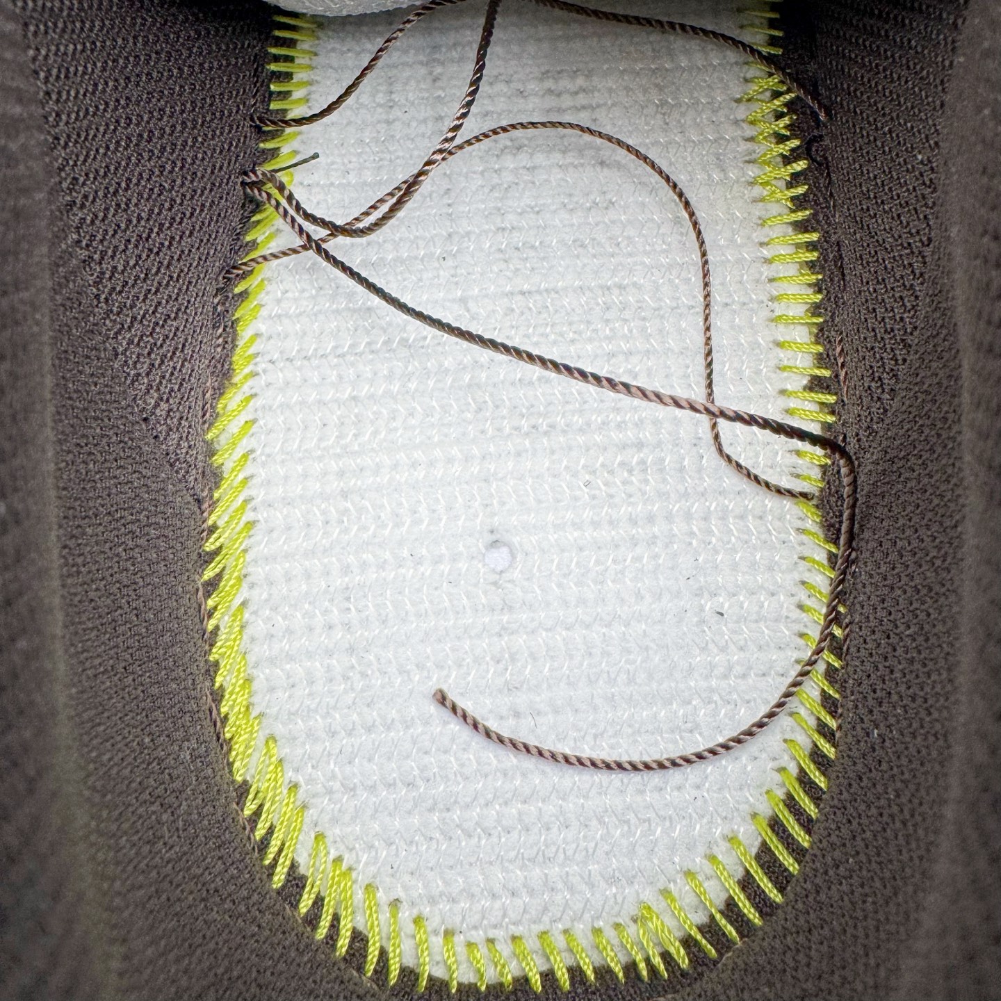 图片[12]-＃GX NK Air Force 1 Low \’07 空军一号低帮经典板鞋 深棕色 IH1698-200 经典老鞋 完美复刻 不规则波浪大底咬花 全鞋电脑针车 工整有序 视觉效果满分 原厂拉帮手法 标准四线 密度针距针孔大小控制到位 原装反口里网布海绵 正确卡色网眼大小 新版鞋撑改用纸团代替 原厂港宝加持完美还原灵魂版型 原盒原配从里到外百分百还原 原厂全头层原厂皮料 原标原盒 内置Sole气垫 中底白色背胶 中底划线 已经无限的接近公司 原厂楦头 原厂刺绣 后跟弧度修正 独家私模最大开发到48.5 尺码：35.5 36 37.5 38 38.5 39 40 40.5 41 42 42.5 43 44 44.5 45 46 47.5 48.5-选品中心