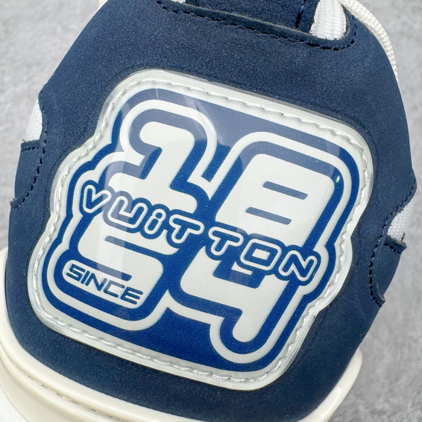 图片[15]-＃GD广顶 Louis Vuitton SKATE lv路易威登系带时装走秀运动时尚板鞋 外贸零售特供批次 2023全新纸板数据 印花高频效果碾压市面 市售天花板产物 耗时半年巨作 全套原厂新版原纸板楦头开发 原厂特供皮料加持 市场所有版本中综合最强的货品 GD实力大厂出品 全网最全配色更新最快 最成熟的做工稳定的品控 完美鞋型超高的清洁度 零毛边线头瑕疵 全套原楦原纸版原鞋开模 全网最具灵魂的版型 正确原装黄色鞋盒 正确中底印花 鞋面印花3D高频深度立体 全鞋电脑针车 紧密相连 针距密度一致 环保乳胶注塑鞋垫 厚度脚感还原原版 皮面裁剪部位 统一油边封口工艺 原装橡胶大底含胶量大底组合零偏差 专柜全套包装 防尘袋 说明书 质保卡 男女鞋 尺码：35 36 37 38 39 40 41 42 43 44 45-选品中心