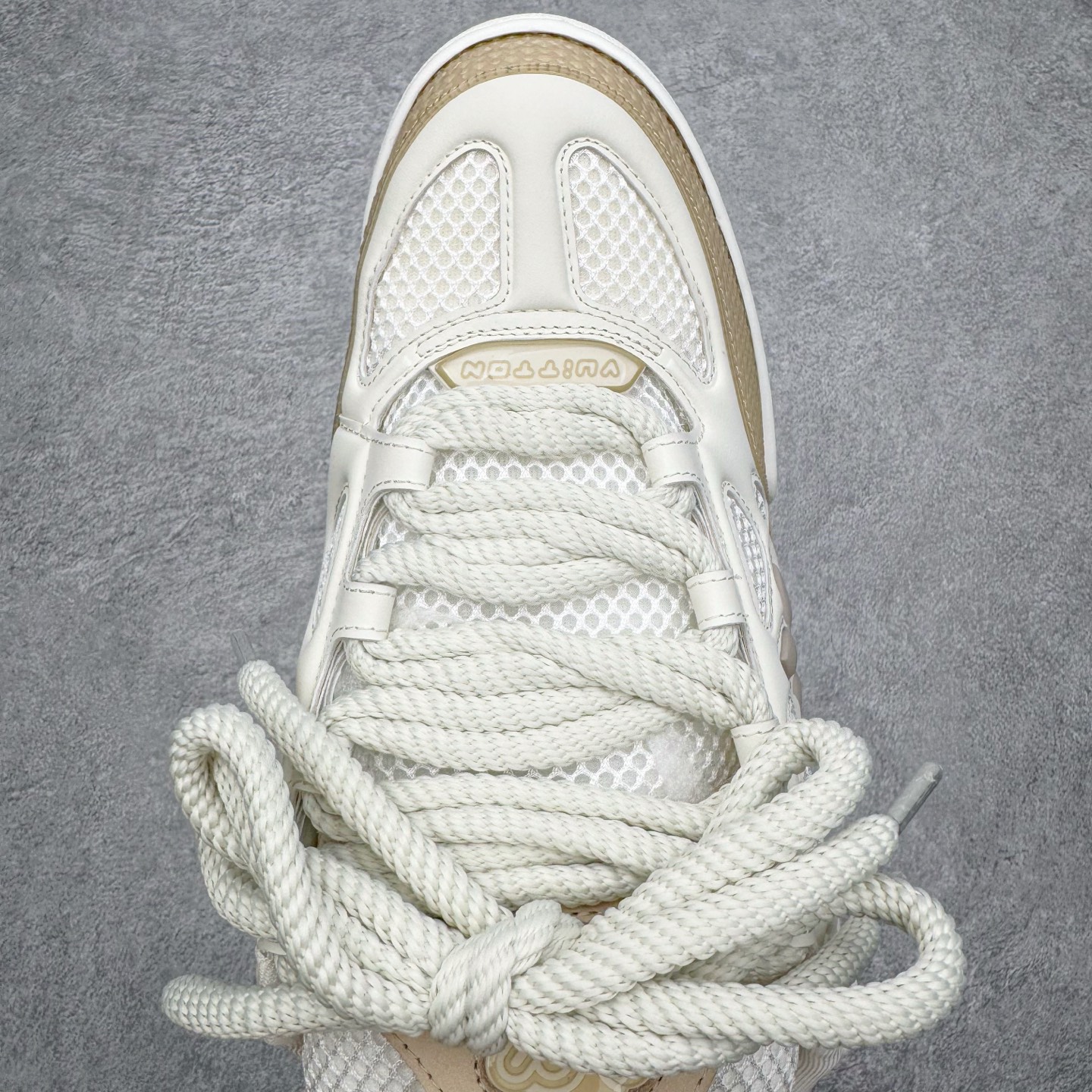 图片[4]-＃GD广顶 Louis Vuitton SKATE lv路易威登系带时装走秀运动时尚板鞋 外贸零售特供批次 2023全新纸板数据 印花高频效果碾压市面 市售天花板产物 耗时半年巨作 全套原厂新版原纸板楦头开发 原厂特供皮料加持 市场所有版本中综合最强的货品 GD实力大厂出品 全网最全配色更新最快 最成熟的做工稳定的品控 完美鞋型超高的清洁度 零毛边线头瑕疵 全套原楦原纸版原鞋开模 全网最具灵魂的版型 正确原装黄色鞋盒 正确中底印花 鞋面印花3D高频深度立体 全鞋电脑针车 紧密相连 针距密度一致 环保乳胶注塑鞋垫 厚度脚感还原原版 皮面裁剪部位 统一油边封口工艺 原装橡胶大底含胶量大底组合零偏差 专柜全套包装 防尘袋 说明书 质保卡 男女鞋 尺码：35 36 37 38 39 40 41 42 43 44 45-选品中心