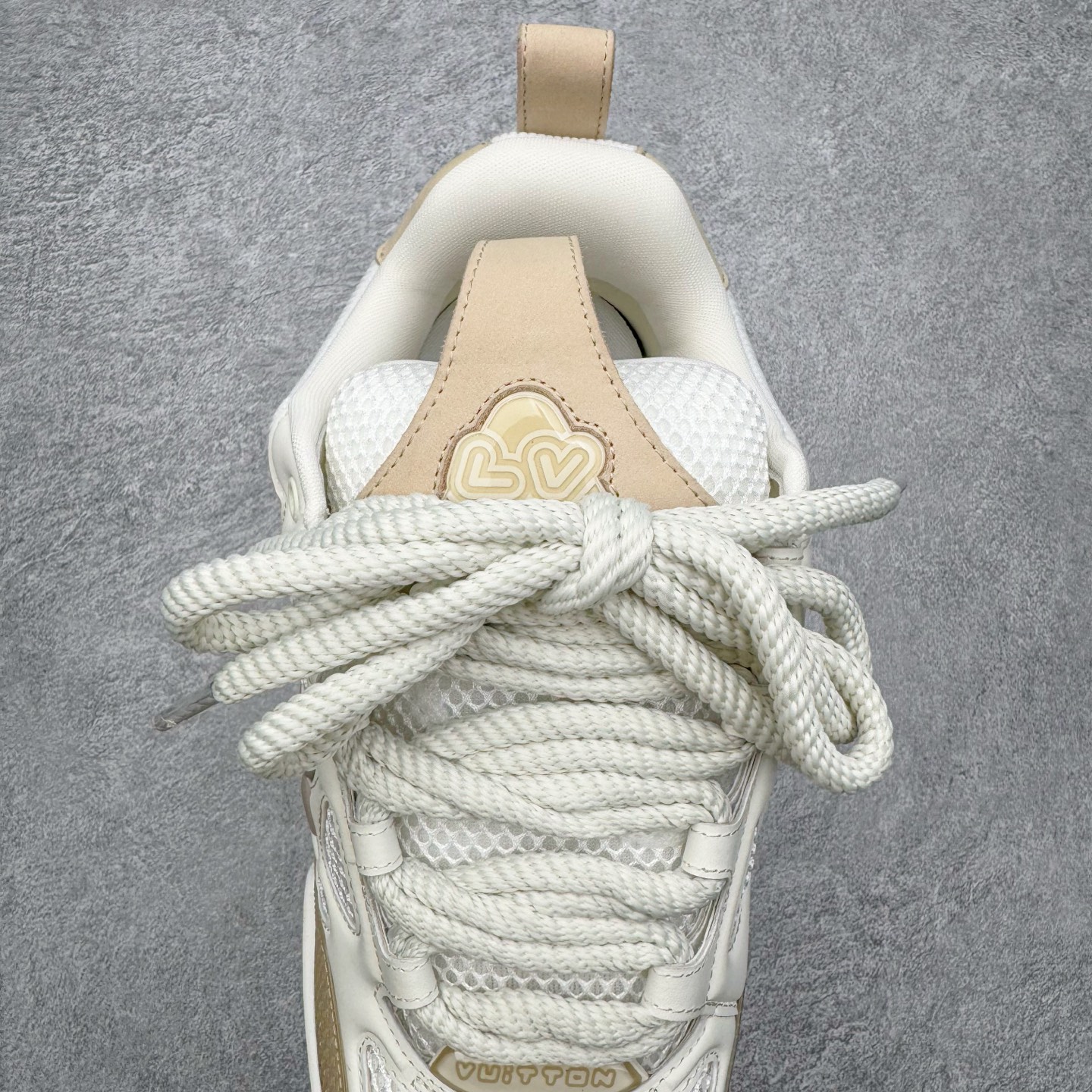 图片[5]-＃GD广顶 Louis Vuitton SKATE lv路易威登系带时装走秀运动时尚板鞋 外贸零售特供批次 2023全新纸板数据 印花高频效果碾压市面 市售天花板产物 耗时半年巨作 全套原厂新版原纸板楦头开发 原厂特供皮料加持 市场所有版本中综合最强的货品 GD实力大厂出品 全网最全配色更新最快 最成熟的做工稳定的品控 完美鞋型超高的清洁度 零毛边线头瑕疵 全套原楦原纸版原鞋开模 全网最具灵魂的版型 正确原装黄色鞋盒 正确中底印花 鞋面印花3D高频深度立体 全鞋电脑针车 紧密相连 针距密度一致 环保乳胶注塑鞋垫 厚度脚感还原原版 皮面裁剪部位 统一油边封口工艺 原装橡胶大底含胶量大底组合零偏差 专柜全套包装 防尘袋 说明书 质保卡 男女鞋 尺码：35 36 37 38 39 40 41 42 43 44 45-选品中心