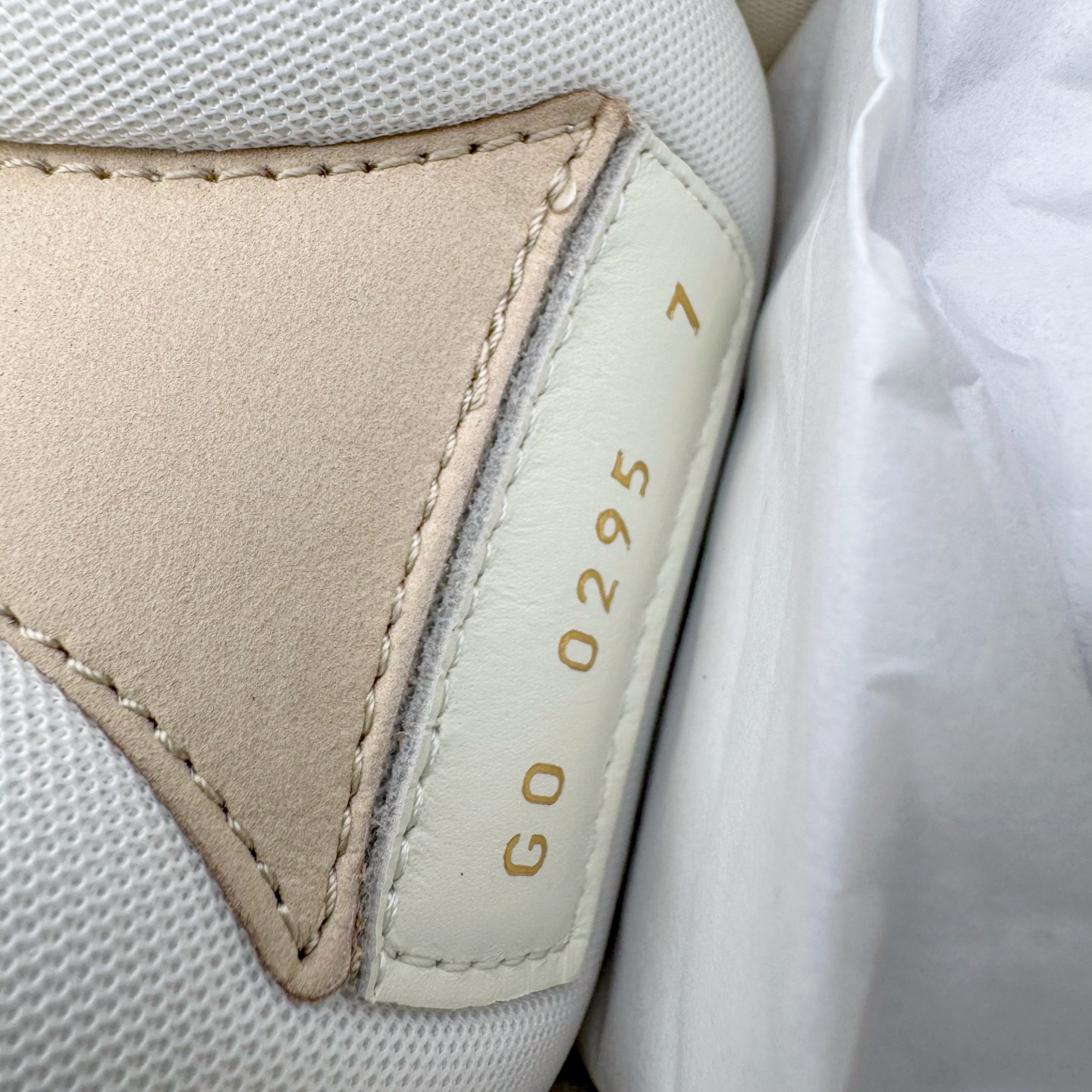 图片[11]-＃GD广顶 Louis Vuitton SKATE lv路易威登系带时装走秀运动时尚板鞋 外贸零售特供批次 2023全新纸板数据 印花高频效果碾压市面 市售天花板产物 耗时半年巨作 全套原厂新版原纸板楦头开发 原厂特供皮料加持 市场所有版本中综合最强的货品 GD实力大厂出品 全网最全配色更新最快 最成熟的做工稳定的品控 完美鞋型超高的清洁度 零毛边线头瑕疵 全套原楦原纸版原鞋开模 全网最具灵魂的版型 正确原装黄色鞋盒 正确中底印花 鞋面印花3D高频深度立体 全鞋电脑针车 紧密相连 针距密度一致 环保乳胶注塑鞋垫 厚度脚感还原原版 皮面裁剪部位 统一油边封口工艺 原装橡胶大底含胶量大底组合零偏差 专柜全套包装 防尘袋 说明书 质保卡 男女鞋 尺码：35 36 37 38 39 40 41 42 43 44 45-选品中心