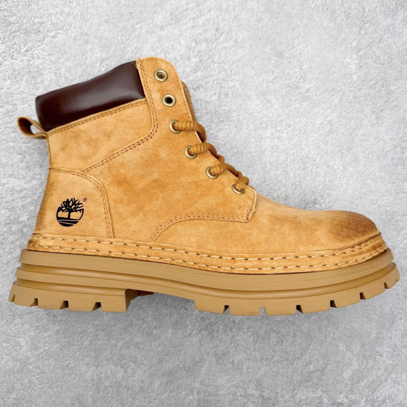 Timberland添柏岚/天伯伦户外中帮休闲大黄靴系列 广东大厂品质 原盒原包装 面料采用意大利🇮🇹顶级磨砂细纹牛皮 搭配防臭防腐真皮乳胶鞋垫 给您完美的穿着体验 质量考究耐穿 型男必备 专治不帅 高品质脚感一流 尺码：38 39 40 41 42 43 44（皮鞋码）-选品中心