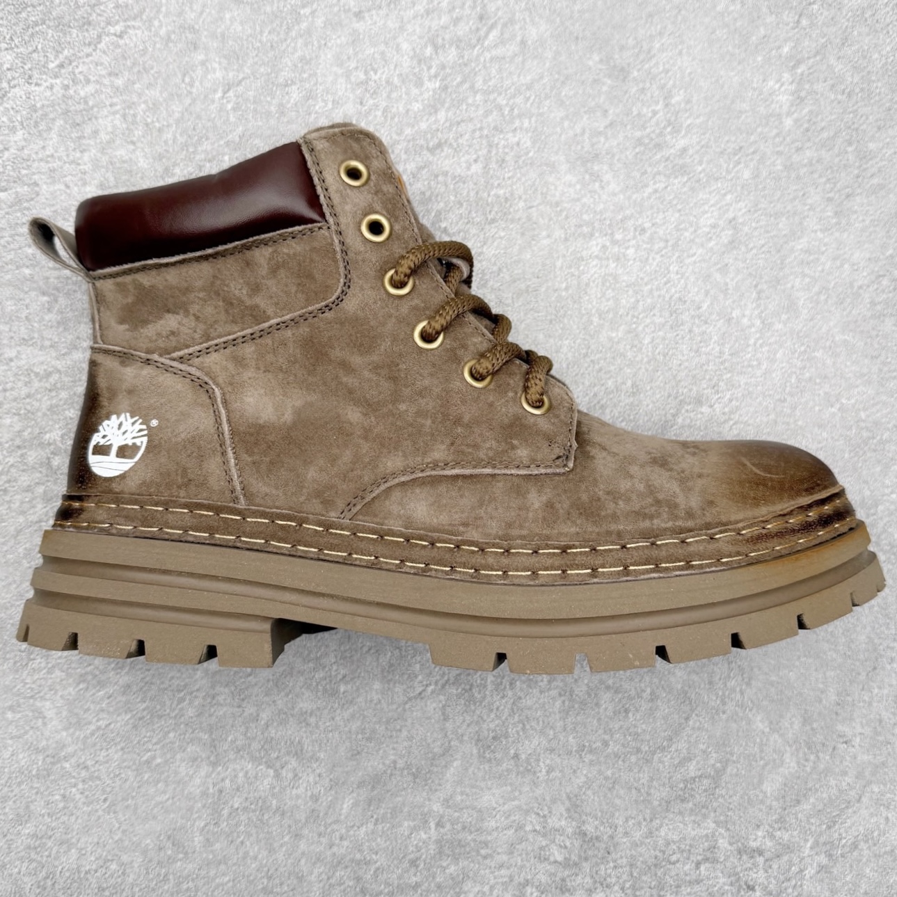 Timberland添柏岚/天伯伦户外中帮休闲大黄靴系列 广东大厂品质 原盒原包装 面料采用意大利🇮🇹顶级磨砂细纹牛皮 搭配防臭防腐真皮乳胶鞋垫 给您完美的穿着体验 质量考究耐穿 型男必备 专治不帅 高品质脚感一流 尺码：38 39 40 41 42 43 44（皮鞋码）-选品中心