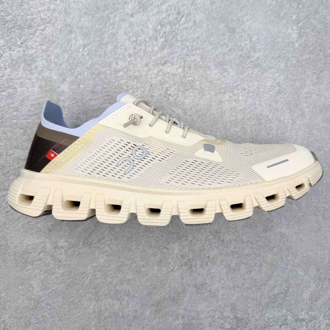 On昂跑 Cloud 6 Coast 潮流舒适 防滑耐磨 低帮 生活休闲鞋 此运动品牌 开创于2010年 缓震着陆、强效回弹、轻柔质感的设计构思始终是ON研制关键 与此同时基于“为全球提供革新性的跑步感受”信念 陆续推出了多款跑鞋及其以专业运动人体跑步工程学为设计关键的功能性跑步服饰设备 让跑者不费力气地畅快畅跑 尺码：36 36.5 37.5 38 38.5 39 40 40.5 41 42 42.5 43 44 44.5 45-选品中心