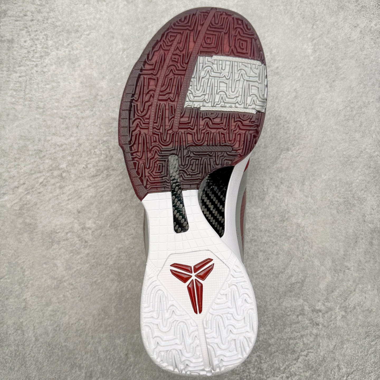 图片[9]-＃S2纯原 NK Zoom Kobe ZK5 科比5代 高中母校 银红 IM0557-001 Zoom Turbo气垫➕后掌EVA缓震 实战配置直接拉满 原楦纸板开发 鞋身流线型、后跟塑形 区分土肥圆 原档数据3D打印 鞋面细节匹配原版 全身鞋材卡料色独家定制 唯一正确喷漆SWOOSH NK专利Flyknit飞线科技，给予鞋身足够抗扭矩力 真实底模最大48.5 实战利器 专供海外市场 尺码：40 40.5 41 42 42.5 43 44 44.5 45 46 47.5 48.5 （脚宽、脚胖 建议买大半码）-选品中心