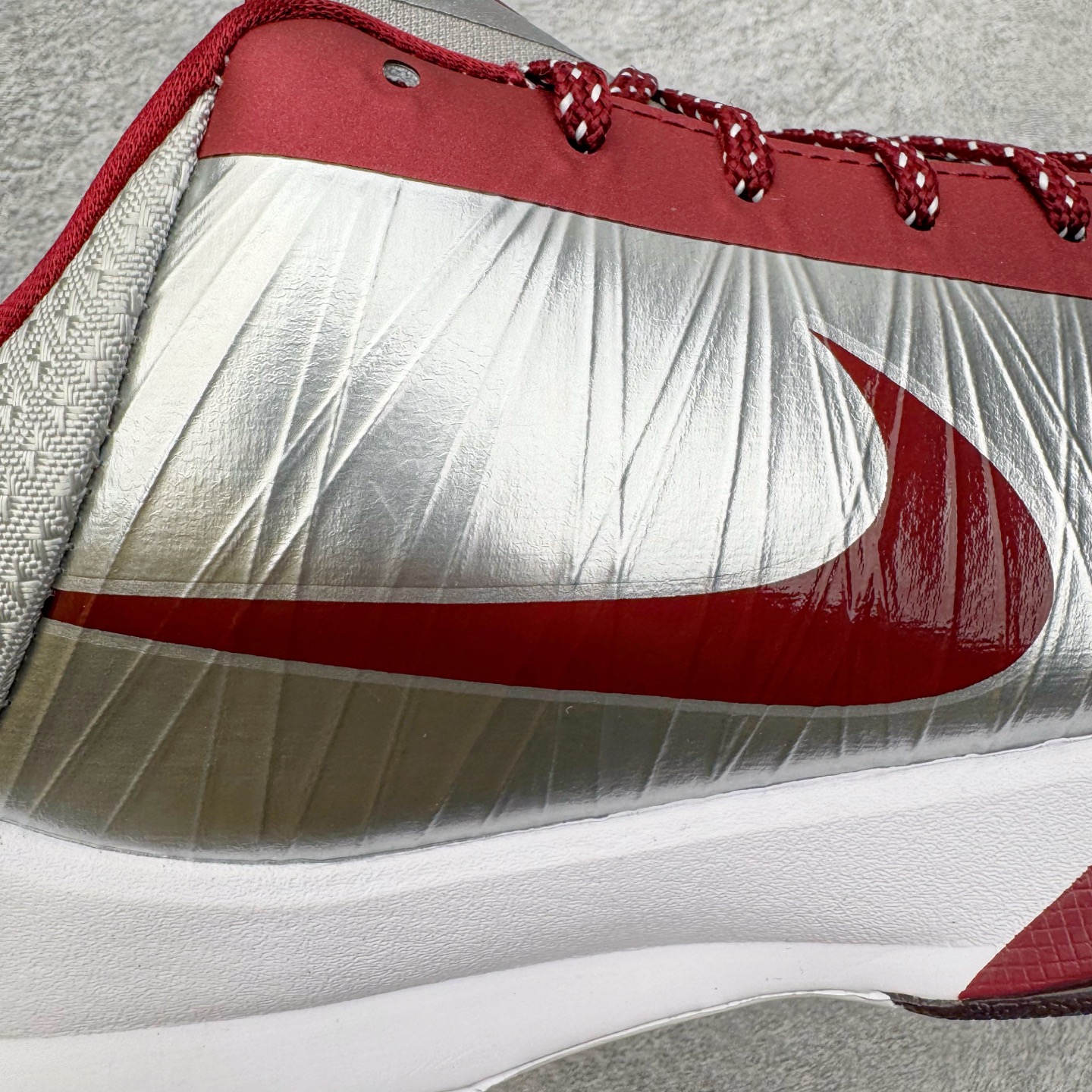 图片[16]-＃S2纯原 NK Zoom Kobe ZK5 科比5代 高中母校 银红 IM0557-001 Zoom Turbo气垫➕后掌EVA缓震 实战配置直接拉满 原楦纸板开发 鞋身流线型、后跟塑形 区分土肥圆 原档数据3D打印 鞋面细节匹配原版 全身鞋材卡料色独家定制 唯一正确喷漆SWOOSH NK专利Flyknit飞线科技，给予鞋身足够抗扭矩力 真实底模最大48.5 实战利器 专供海外市场 尺码：40 40.5 41 42 42.5 43 44 44.5 45 46 47.5 48.5 （脚宽、脚胖 建议买大半码）-选品中心