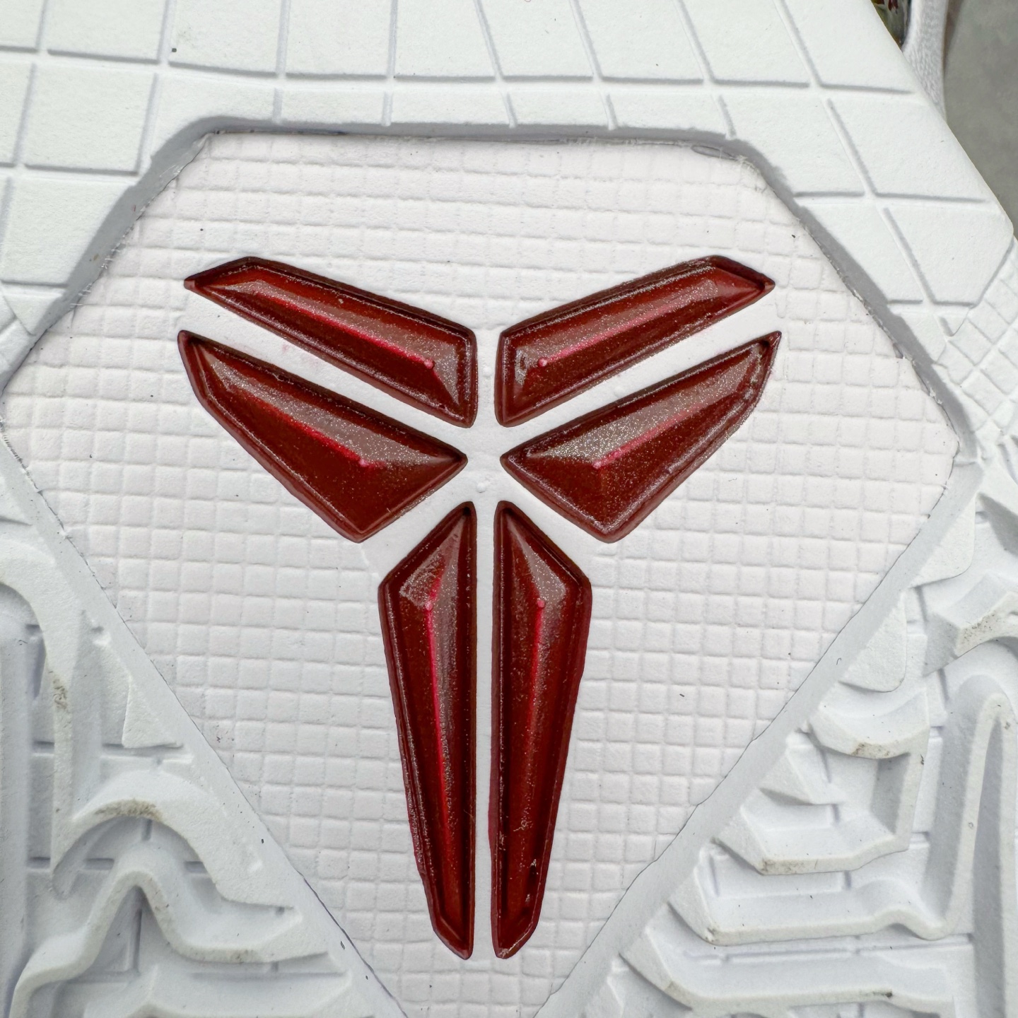 图片[11]-＃S2纯原 NK Zoom Kobe ZK5 科比5代 高中母校 银红 IM0557-001 Zoom Turbo气垫➕后掌EVA缓震 实战配置直接拉满 原楦纸板开发 鞋身流线型、后跟塑形 区分土肥圆 原档数据3D打印 鞋面细节匹配原版 全身鞋材卡料色独家定制 唯一正确喷漆SWOOSH NK专利Flyknit飞线科技，给予鞋身足够抗扭矩力 真实底模最大48.5 实战利器 专供海外市场 尺码：40 40.5 41 42 42.5 43 44 44.5 45 46 47.5 48.5 （脚宽、脚胖 建议买大半码）-选品中心