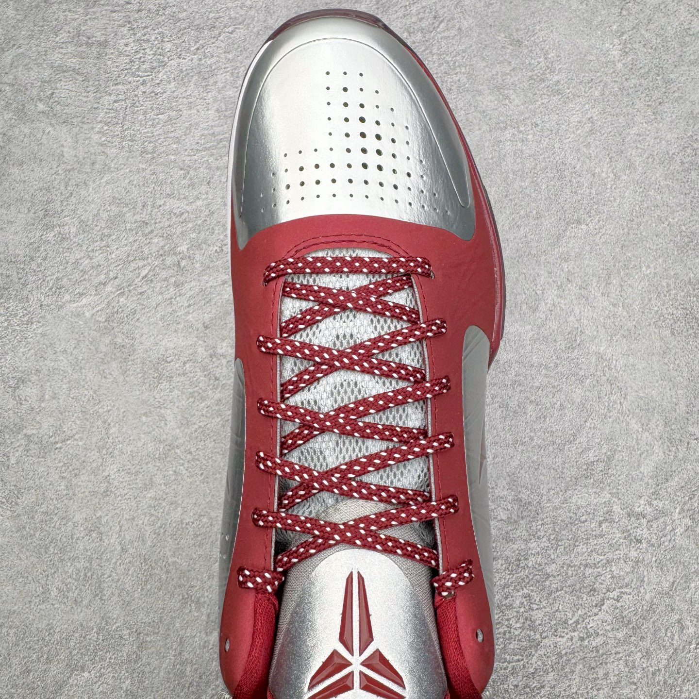 图片[4]-＃S2纯原 NK Zoom Kobe ZK5 科比5代 高中母校 银红 IM0557-001 Zoom Turbo气垫➕后掌EVA缓震 实战配置直接拉满 原楦纸板开发 鞋身流线型、后跟塑形 区分土肥圆 原档数据3D打印 鞋面细节匹配原版 全身鞋材卡料色独家定制 唯一正确喷漆SWOOSH NK专利Flyknit飞线科技，给予鞋身足够抗扭矩力 真实底模最大48.5 实战利器 专供海外市场 尺码：40 40.5 41 42 42.5 43 44 44.5 45 46 47.5 48.5 （脚宽、脚胖 建议买大半码）-选品中心