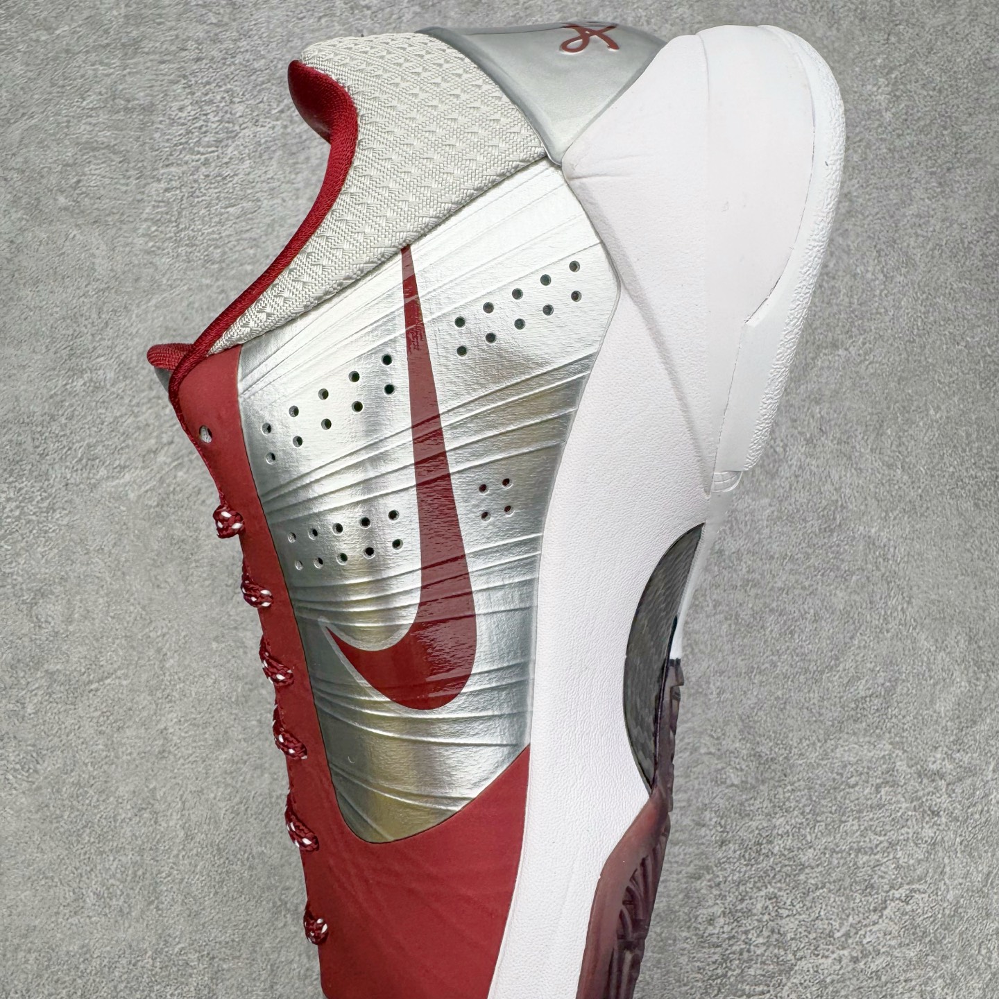 图片[7]-＃S2纯原 NK Zoom Kobe ZK5 科比5代 高中母校 银红 IM0557-001 Zoom Turbo气垫➕后掌EVA缓震 实战配置直接拉满 原楦纸板开发 鞋身流线型、后跟塑形 区分土肥圆 原档数据3D打印 鞋面细节匹配原版 全身鞋材卡料色独家定制 唯一正确喷漆SWOOSH NK专利Flyknit飞线科技，给予鞋身足够抗扭矩力 真实底模最大48.5 实战利器 专供海外市场 尺码：40 40.5 41 42 42.5 43 44 44.5 45 46 47.5 48.5 （脚宽、脚胖 建议买大半码）-选品中心