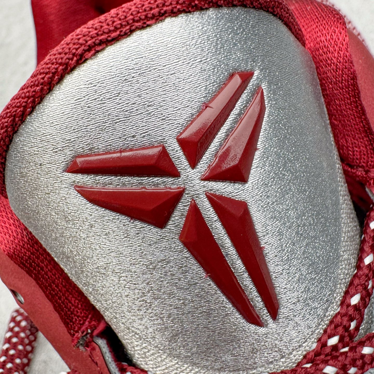 图片[19]-＃S2纯原 NK Zoom Kobe ZK5 科比5代 高中母校 银红 IM0557-001 Zoom Turbo气垫➕后掌EVA缓震 实战配置直接拉满 原楦纸板开发 鞋身流线型、后跟塑形 区分土肥圆 原档数据3D打印 鞋面细节匹配原版 全身鞋材卡料色独家定制 唯一正确喷漆SWOOSH NK专利Flyknit飞线科技，给予鞋身足够抗扭矩力 真实底模最大48.5 实战利器 专供海外市场 尺码：40 40.5 41 42 42.5 43 44 44.5 45 46 47.5 48.5 （脚宽、脚胖 建议买大半码）-选品中心