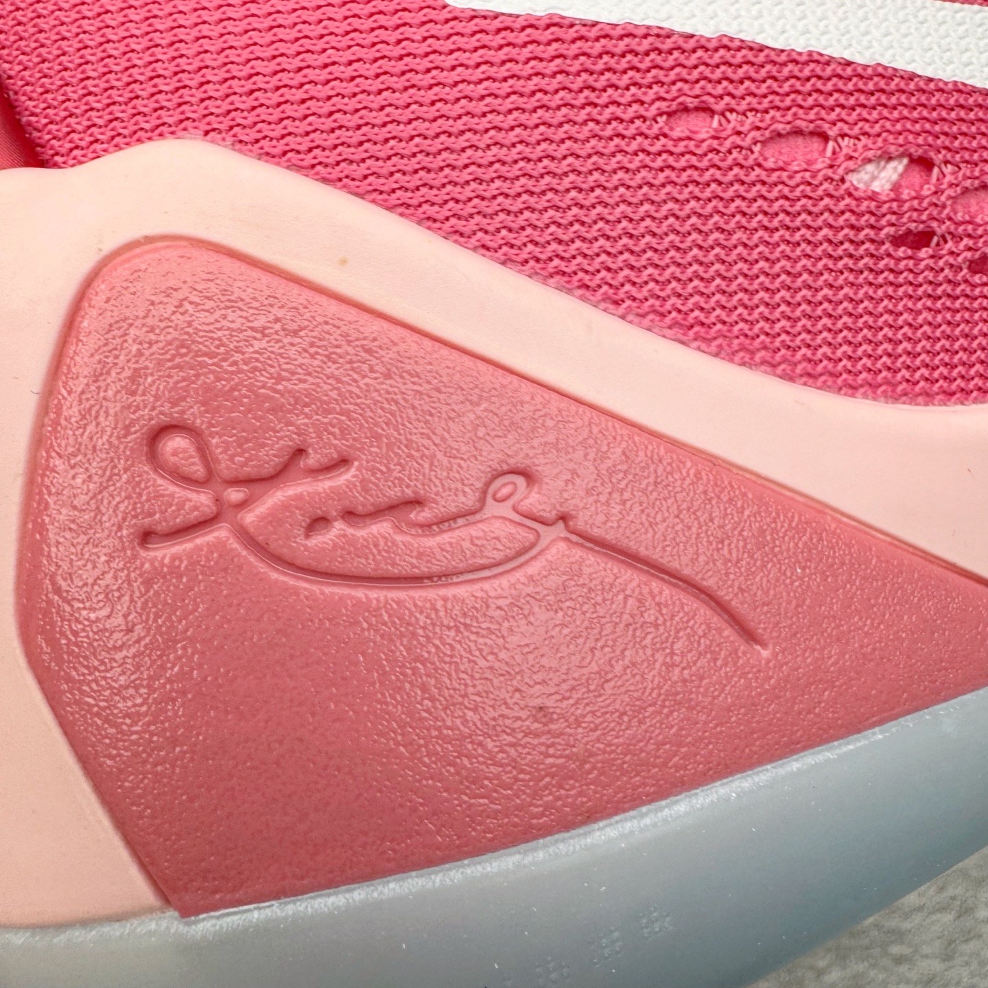 图片[18]-＃灭世/Max Nike Kobe 9 Low EM Think Pink PE 科比九代舒适减震防滑低帮篮球鞋 粉色 HQ4995-600 ✅原楦打造灵动版型 鞋头➕腰身➕后跟 360°无死角 ✅原厂工艺3层立体编织flyknit鞋面 厚度同步ZP吊打市场“纯原” ✅原厂碳板加持 立体感区分市场货品 ✅区分市场货品🌪过验级拉帮细节 ✅内置全新复刻版中底鞋垫 REACT缓震 密度增加抗衰减 ✅针对海外市场增加 47.5 满足精英选手实战需求 最强科9 灭世制造 用实力让情怀落地 👊🏻 尺码：39 40 40.5 41 42 42.5 43 44 44.5 45 46 47.5-选品中心