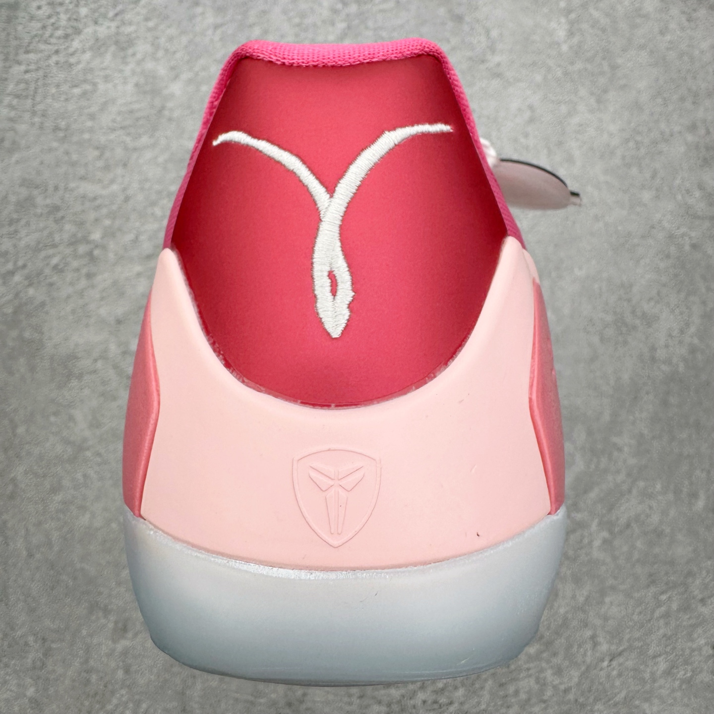 图片[8]-＃灭世/Max Nike Kobe 9 Low EM Think Pink PE 科比九代舒适减震防滑低帮篮球鞋 粉色 HQ4995-600 ✅原楦打造灵动版型 鞋头➕腰身➕后跟 360°无死角 ✅原厂工艺3层立体编织flyknit鞋面 厚度同步ZP吊打市场“纯原” ✅原厂碳板加持 立体感区分市场货品 ✅区分市场货品🌪过验级拉帮细节 ✅内置全新复刻版中底鞋垫 REACT缓震 密度增加抗衰减 ✅针对海外市场增加 47.5 满足精英选手实战需求 最强科9 灭世制造 用实力让情怀落地 👊🏻 尺码：39 40 40.5 41 42 42.5 43 44 44.5 45 46 47.5-选品中心