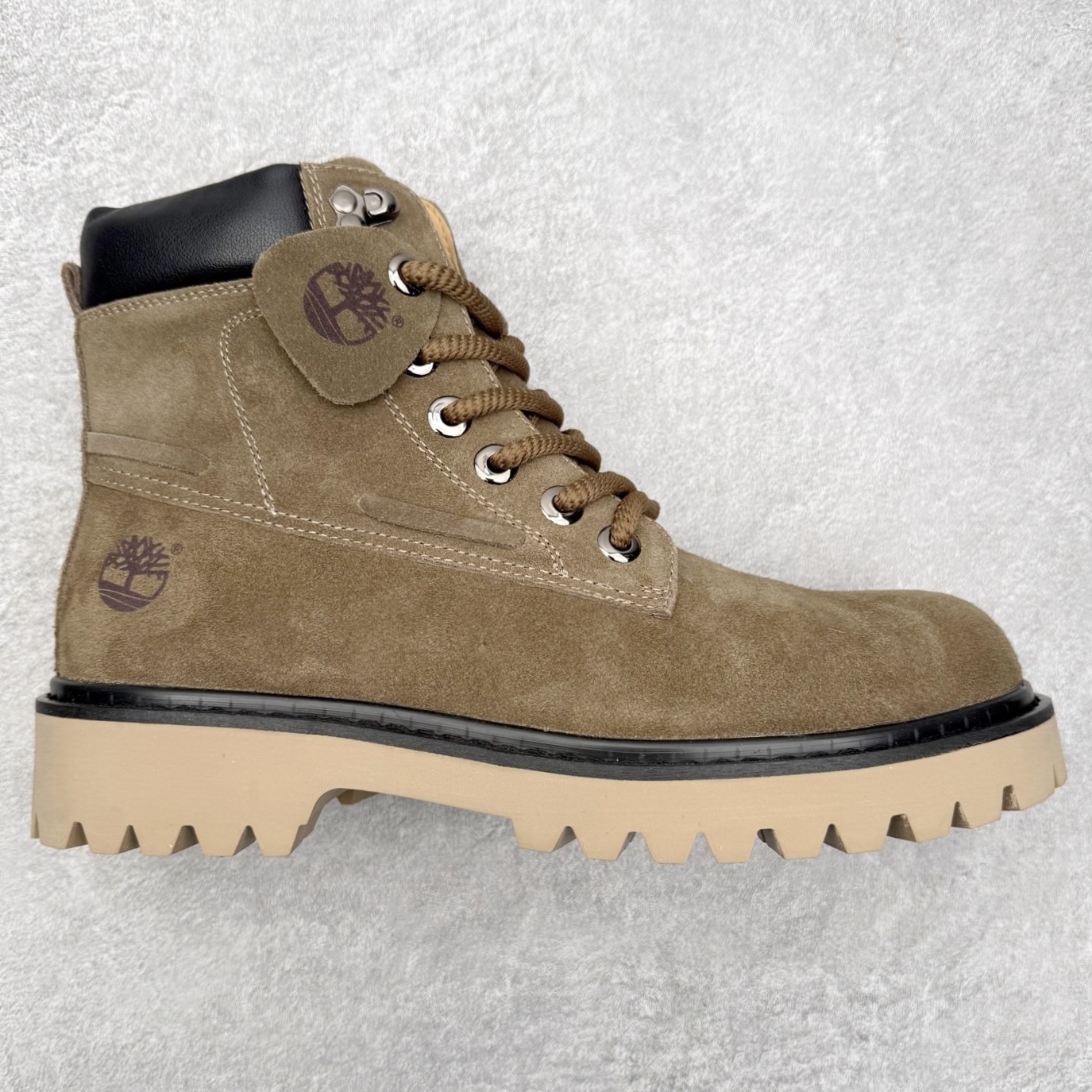 Timberland添柏岚/天伯伦 秋冬新品 秋冬必备户外休闲大黄靴系列#广东大厂品质 原盒原包装 时尚潮流搭配 面料采用意大利🇮🇹顶级磨砂细纹牛皮 轻质大底 搭配防臭防腐真皮乳胶鞋垫 大底到五金都是代工厂原材料制作 同原版固特异永不开胶工艺 好货不杀猪 首单质量严格把控 全网独家首发 品质毋庸置疑 全套官网统一包装 给您完美的穿着体验 质量考究耐穿 型男必备 专治不帅 高品质脚感一流 今年冬季防寒户外专用 日常随意搭配 尺码：38-44（皮鞋码）-选品中心