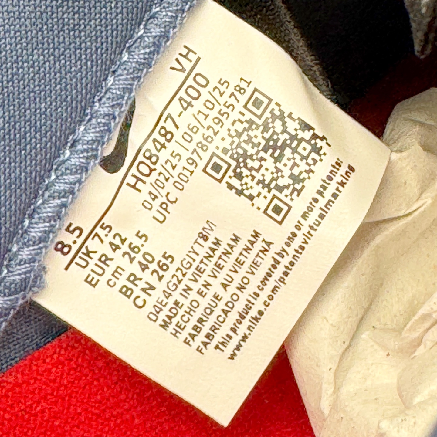 图片[11]-＃YC纯原 Supreme x Nk Dunk SB Dunk Low 舒适 防滑耐磨低帮板鞋 男女同款 联名美国限定黑蓝 HQ8487-400 毫无疑问市场中端王者 实力大厂出品 新配色陆续开发 利润个位数只为口碑 全套原纸板楦头开发 确保原汁原味 完美呈现DUNK版型 一比一鞋头弧度高度鞋身弧度 此版本只针对中端市场 皮料材质有所更替 其他数据细节工艺流程均保持一致 绝不口嗨 细节品控鞋型随意对比 独家私模官方第六代原厂航空铝磨具打磨大底 鞋头坡度极致还原 无解鞋型 原盒原配 圈内天花板工艺 原厂玻璃冲刀 超高清洁度 全鞋零毛边皮料切割 原厂中底布点胶 中底布拉帮走线遵循公司 尺码：40 40.5 41 42 42.5 43 44 44.5 45 46-选品中心