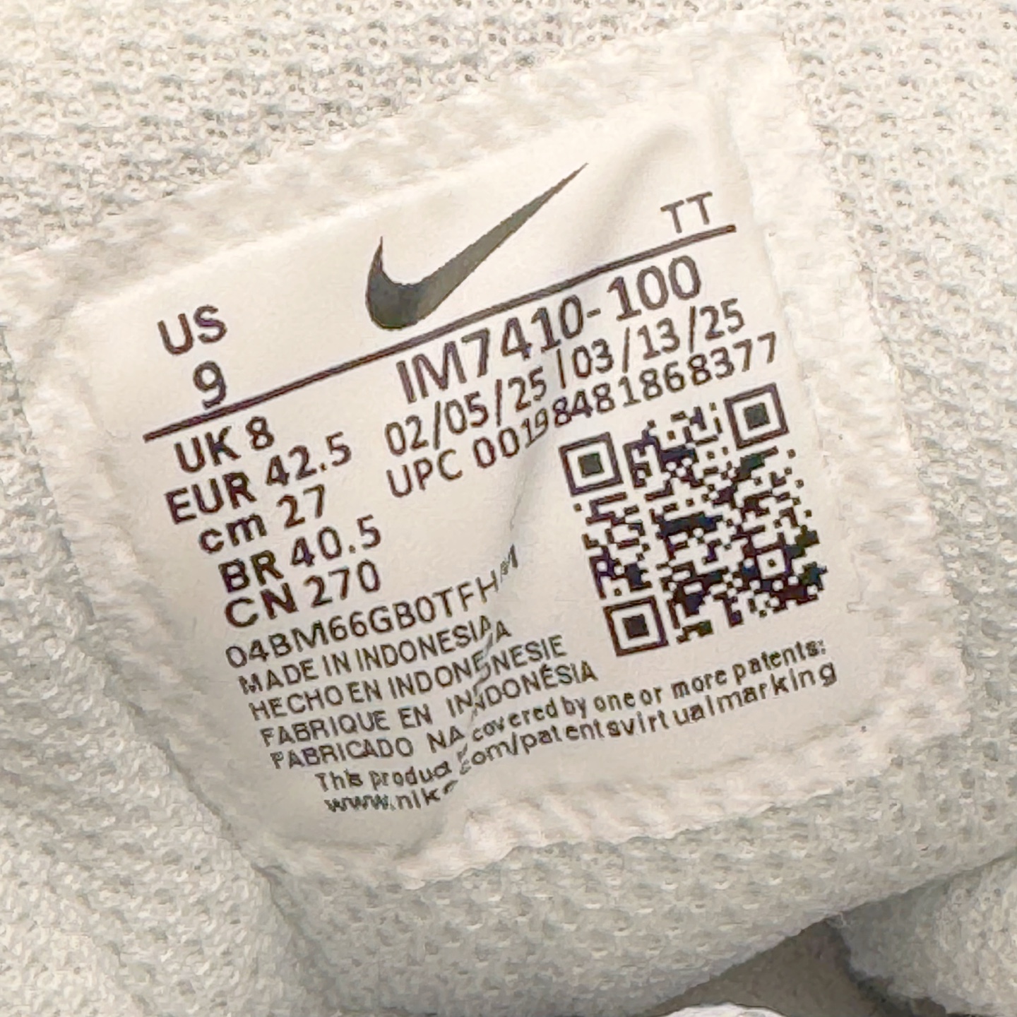 图片[11]-＃纯原 NK Air Max 95 复古减震气垫跑鞋 灰蓝 IM7410-100 经典重温 外单专供大厂出品 品质稳定 一百余色 终端操作 鞋款设计灵感源于人体构造 中底设计基于人体的脊柱构造 是整体设计的核心 尼龙孔眼代表了肋骨 而分层式面板和网眼象征着肌肉纤维和肉体组织 Air Max 95采用了两个独立的吹塑成型的Air-Sole单元 并首次在前掌使用可视化气垫设计 Swoosh logo夜当作一个 点符号放在了鞋子的后帮位置 20年的发展让 AIR MAX 95有了不同的故事 20年后再度面向世人的时候 焕然一新的面貌 让人有了另外一种清新脱俗的感觉 尺码：36 36.5 37.5 38 38.5 39 40 40.5 41 42 42.5 43 44 44.5 45 46 47.5-选品中心