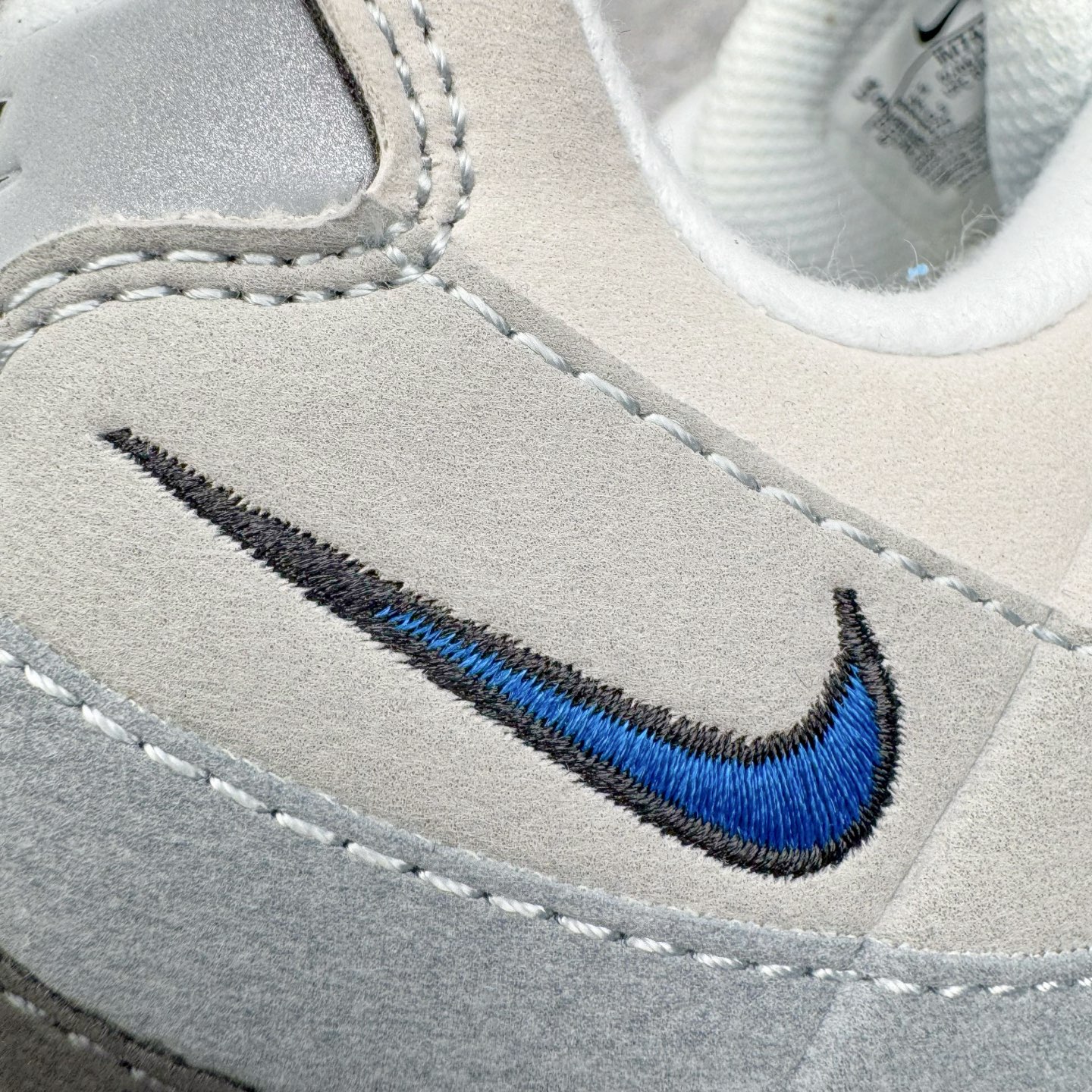 图片[17]-＃纯原 NK Air Max 95 复古减震气垫跑鞋 灰蓝 IM7410-100 经典重温 外单专供大厂出品 品质稳定 一百余色 终端操作 鞋款设计灵感源于人体构造 中底设计基于人体的脊柱构造 是整体设计的核心 尼龙孔眼代表了肋骨 而分层式面板和网眼象征着肌肉纤维和肉体组织 Air Max 95采用了两个独立的吹塑成型的Air-Sole单元 并首次在前掌使用可视化气垫设计 Swoosh logo夜当作一个 点符号放在了鞋子的后帮位置 20年的发展让 AIR MAX 95有了不同的故事 20年后再度面向世人的时候 焕然一新的面貌 让人有了另外一种清新脱俗的感觉 尺码：36 36.5 37.5 38 38.5 39 40 40.5 41 42 42.5 43 44 44.5 45 46 47.5-选品中心