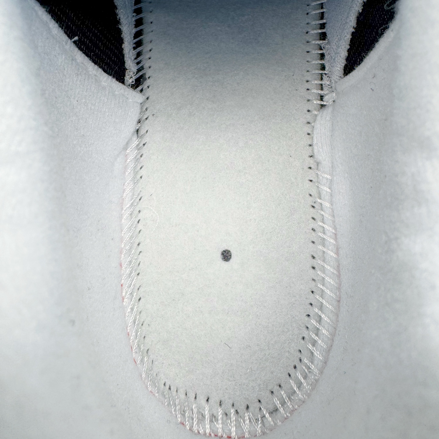 图片[10]-＃纯原 NK Air Max 95 复古减震气垫跑鞋 灰蓝 IM7410-100 经典重温 外单专供大厂出品 品质稳定 一百余色 终端操作 鞋款设计灵感源于人体构造 中底设计基于人体的脊柱构造 是整体设计的核心 尼龙孔眼代表了肋骨 而分层式面板和网眼象征着肌肉纤维和肉体组织 Air Max 95采用了两个独立的吹塑成型的Air-Sole单元 并首次在前掌使用可视化气垫设计 Swoosh logo夜当作一个 点符号放在了鞋子的后帮位置 20年的发展让 AIR MAX 95有了不同的故事 20年后再度面向世人的时候 焕然一新的面貌 让人有了另外一种清新脱俗的感觉 尺码：36 36.5 37.5 38 38.5 39 40 40.5 41 42 42.5 43 44 44.5 45 46 47.5-选品中心