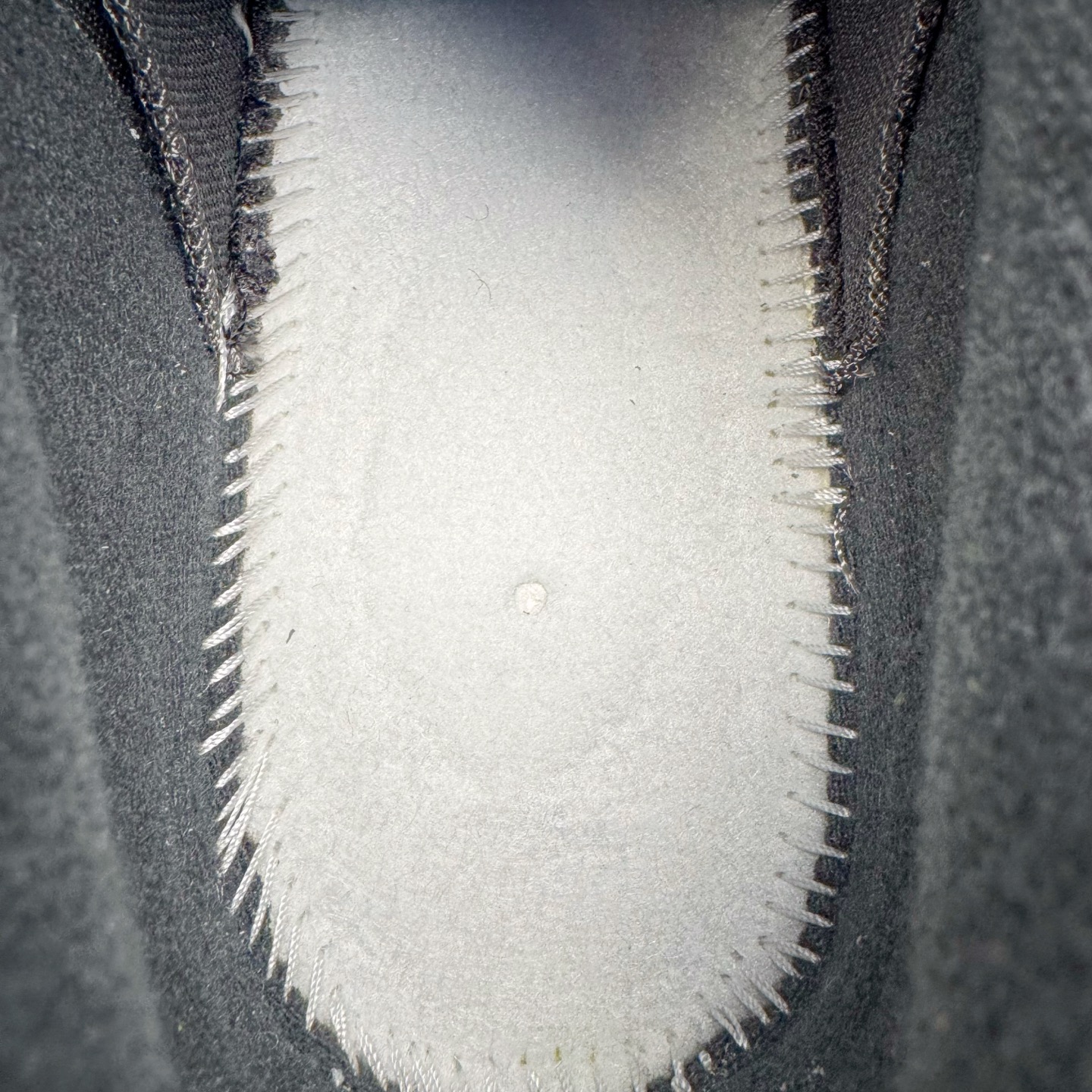 图片[11]-＃GX纯原 NK Air Max 95 复古减震气垫跑鞋 灰绿 HM4738-001 经典重温 外单专供大厂出品 品质稳定 一百余色 终端操作 鞋款设计灵感源于人体构造 中底设计基于人体的脊柱构造 是整体设计的核心 尼龙孔眼代表了肋骨 而分层式面板和网眼象征着肌肉纤维和肉体组织 Air Max 95采用了两个独立的吹塑成型的Air-Sole单元 并首次在前掌使用可视化气垫设计 Swoosh logo夜当作一个 点符号放在了鞋子的后帮位置 20年的发展让 AIR MAX 95有了不同的故事 20年后再度面向世人的时候 焕然一新的面貌 让人有了另外一种清新脱俗的感觉 尺码：40 40.5 41 42 42.5 43 44 44.5 45 45.5 46 47.5 48.5-选品中心