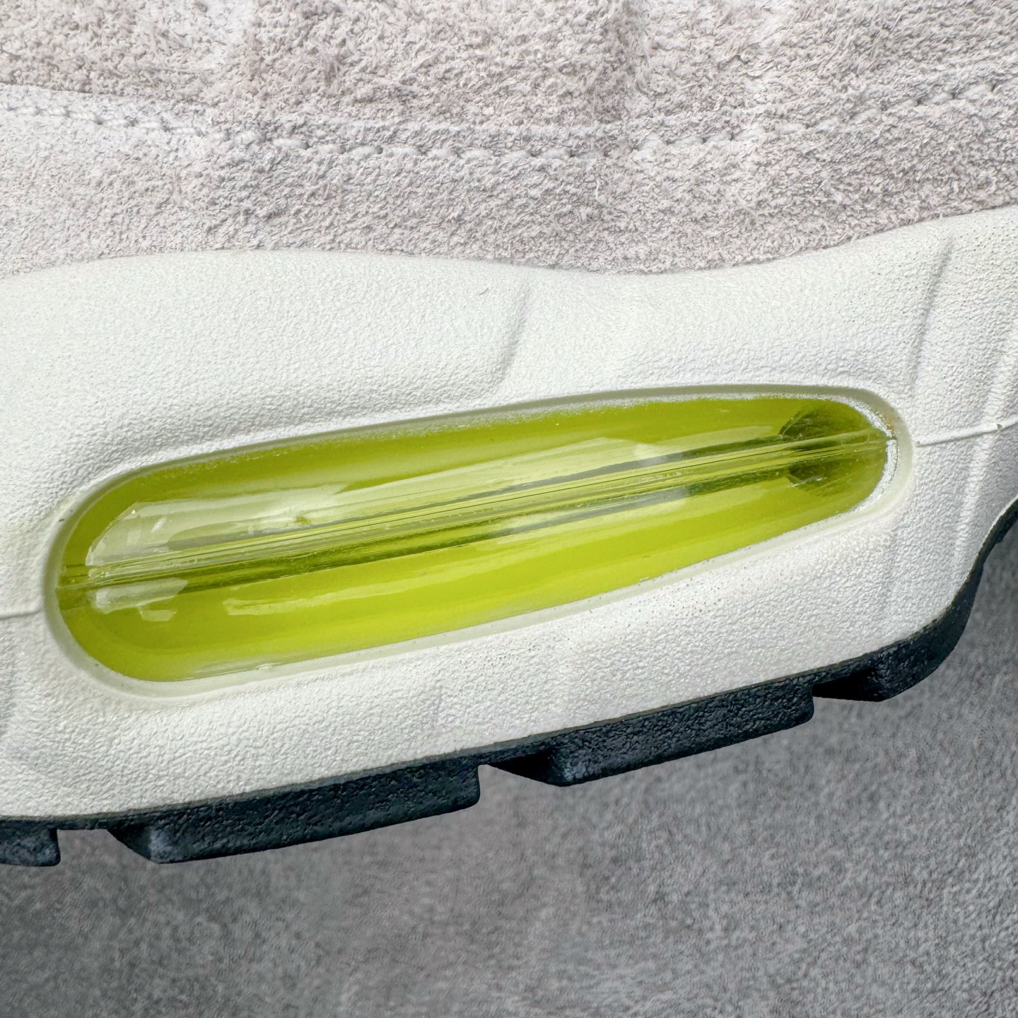 图片[17]-＃GX纯原 NK Air Max 95 复古减震气垫跑鞋 灰绿 HM4738-001 经典重温 外单专供大厂出品 品质稳定 一百余色 终端操作 鞋款设计灵感源于人体构造 中底设计基于人体的脊柱构造 是整体设计的核心 尼龙孔眼代表了肋骨 而分层式面板和网眼象征着肌肉纤维和肉体组织 Air Max 95采用了两个独立的吹塑成型的Air-Sole单元 并首次在前掌使用可视化气垫设计 Swoosh logo夜当作一个 点符号放在了鞋子的后帮位置 20年的发展让 AIR MAX 95有了不同的故事 20年后再度面向世人的时候 焕然一新的面貌 让人有了另外一种清新脱俗的感觉 尺码：40 40.5 41 42 42.5 43 44 44.5 45 45.5 46 47.5 48.5-选品中心