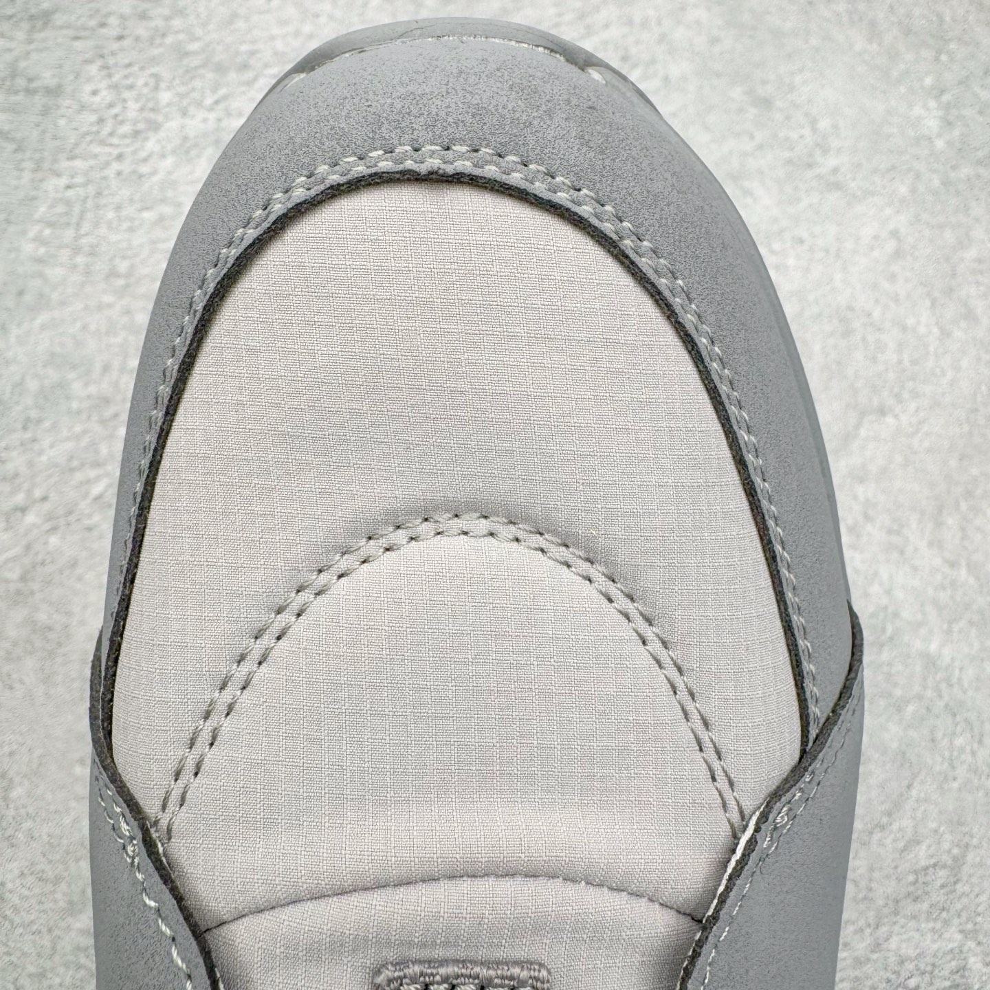 图片[15]-＃K版 迪桑特DESCENTE SKI STYLE系列 保暖耐磨 时尚舒适百搭短筒雪地靴 DESCENTE（迪桑特）创立于1935年，品牌名取自法语词汇，意为“滑降”。品牌箭头标识代表滑雪的三种技术“高速直线滑行”、“穿越”和“侧滑”，也寓意品牌在打造高端专业运动产品中不断追求完美的创新精神，致力于成为中国高端专业滑雪、综训、女子、铁人三项、高尔夫的第一品牌。实拍调校N版已经零色差零失真 百分百还原实物色彩所见即所得 不存在货不对板色差等低级问题 选购参考实物拍摄 不混卖不参货 只用心做好货严格选品 承诺混一赔十 尺码：36 36.5 37.5 38 38.5 39 40 40.5 41 42 42.5 43 44 44.5 45-选品中心