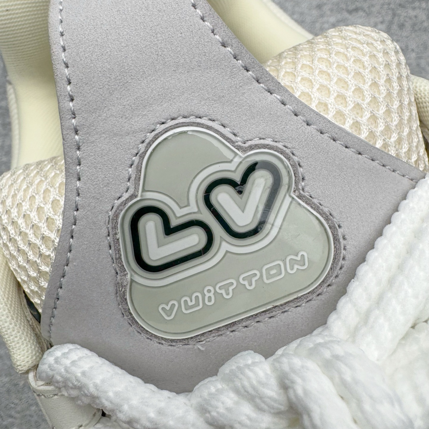 图片[17]-＃GD广顶 Louis Vuitton SKATE lv路易威登系带时装走秀运动时尚板鞋 外贸零售特供批次 2023全新纸板数据 印花高频效果碾压市面 市售天花板产物 耗时半年巨作 全套原厂新版原纸板楦头开发 原厂特供皮料加持 市场所有版本中综合最强的货品 GD实力大厂出品 全网最全配色更新最快 最成熟的做工稳定的品控 完美鞋型超高的清洁度 零毛边线头瑕疵 全套原楦原纸版原鞋开模 全网最具灵魂的版型 正确原装黄色鞋盒 正确中底印花 鞋面印花3D高频深度立体 全鞋电脑针车 紧密相连 针距密度一致 环保乳胶注塑鞋垫 厚度脚感还原原版 皮面裁剪部位 统一油边封口工艺 原装橡胶大底含胶量大底组合零偏差 专柜全套包装 防尘袋 说明书 质保卡 男女鞋 尺码：35 36 37 38 39 40 41 42 43 44 45-选品中心