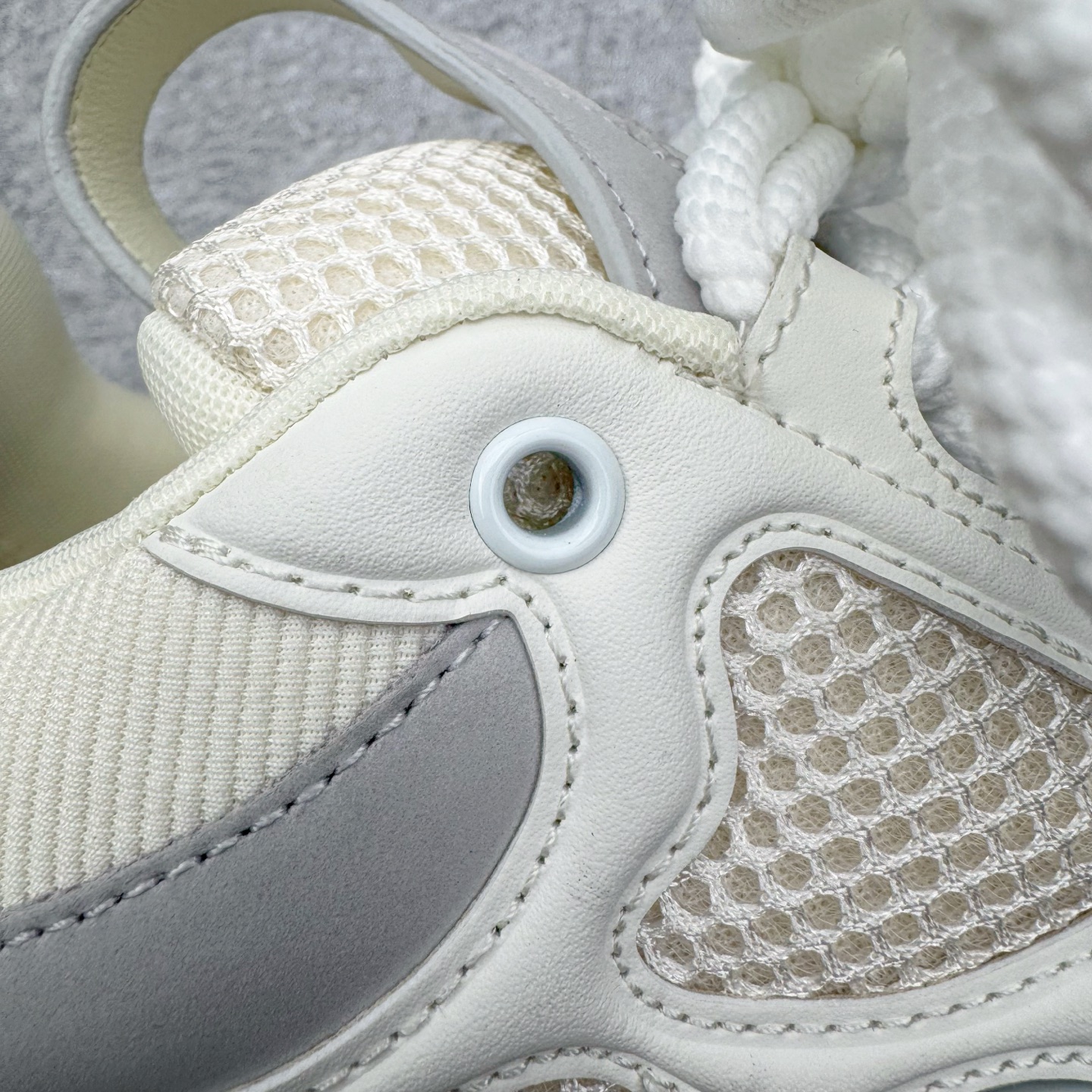 图片[15]-＃GD广顶 Louis Vuitton SKATE lv路易威登系带时装走秀运动时尚板鞋 外贸零售特供批次 2023全新纸板数据 印花高频效果碾压市面 市售天花板产物 耗时半年巨作 全套原厂新版原纸板楦头开发 原厂特供皮料加持 市场所有版本中综合最强的货品 GD实力大厂出品 全网最全配色更新最快 最成熟的做工稳定的品控 完美鞋型超高的清洁度 零毛边线头瑕疵 全套原楦原纸版原鞋开模 全网最具灵魂的版型 正确原装黄色鞋盒 正确中底印花 鞋面印花3D高频深度立体 全鞋电脑针车 紧密相连 针距密度一致 环保乳胶注塑鞋垫 厚度脚感还原原版 皮面裁剪部位 统一油边封口工艺 原装橡胶大底含胶量大底组合零偏差 专柜全套包装 防尘袋 说明书 质保卡 男女鞋 尺码：35 36 37 38 39 40 41 42 43 44 45-选品中心