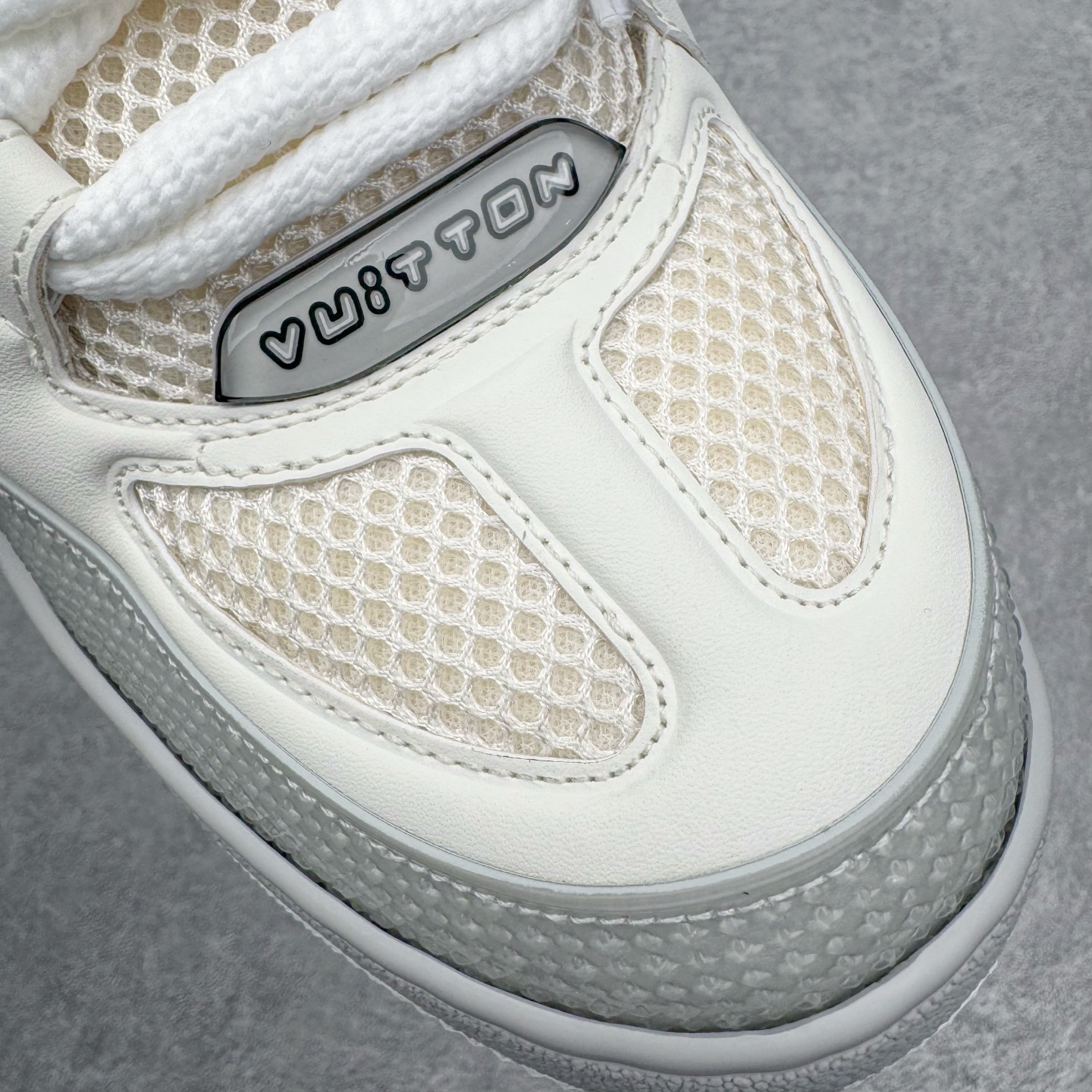 图片[18]-＃GD广顶 Louis Vuitton SKATE lv路易威登系带时装走秀运动时尚板鞋 外贸零售特供批次 2023全新纸板数据 印花高频效果碾压市面 市售天花板产物 耗时半年巨作 全套原厂新版原纸板楦头开发 原厂特供皮料加持 市场所有版本中综合最强的货品 GD实力大厂出品 全网最全配色更新最快 最成熟的做工稳定的品控 完美鞋型超高的清洁度 零毛边线头瑕疵 全套原楦原纸版原鞋开模 全网最具灵魂的版型 正确原装黄色鞋盒 正确中底印花 鞋面印花3D高频深度立体 全鞋电脑针车 紧密相连 针距密度一致 环保乳胶注塑鞋垫 厚度脚感还原原版 皮面裁剪部位 统一油边封口工艺 原装橡胶大底含胶量大底组合零偏差 专柜全套包装 防尘袋 说明书 质保卡 男女鞋 尺码：35 36 37 38 39 40 41 42 43 44 45-选品中心