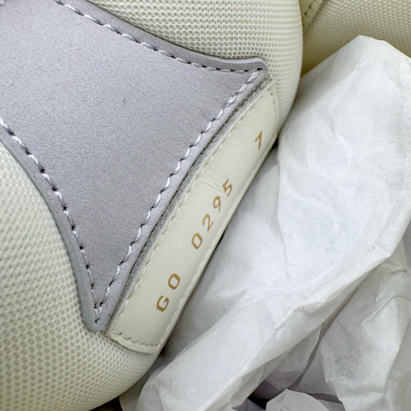 图片[13]-＃GD广顶 Louis Vuitton SKATE lv路易威登系带时装走秀运动时尚板鞋 外贸零售特供批次 2023全新纸板数据 印花高频效果碾压市面 市售天花板产物 耗时半年巨作 全套原厂新版原纸板楦头开发 原厂特供皮料加持 市场所有版本中综合最强的货品 GD实力大厂出品 全网最全配色更新最快 最成熟的做工稳定的品控 完美鞋型超高的清洁度 零毛边线头瑕疵 全套原楦原纸版原鞋开模 全网最具灵魂的版型 正确原装黄色鞋盒 正确中底印花 鞋面印花3D高频深度立体 全鞋电脑针车 紧密相连 针距密度一致 环保乳胶注塑鞋垫 厚度脚感还原原版 皮面裁剪部位 统一油边封口工艺 原装橡胶大底含胶量大底组合零偏差 专柜全套包装 防尘袋 说明书 质保卡 男女鞋 尺码：35 36 37 38 39 40 41 42 43 44 45-选品中心