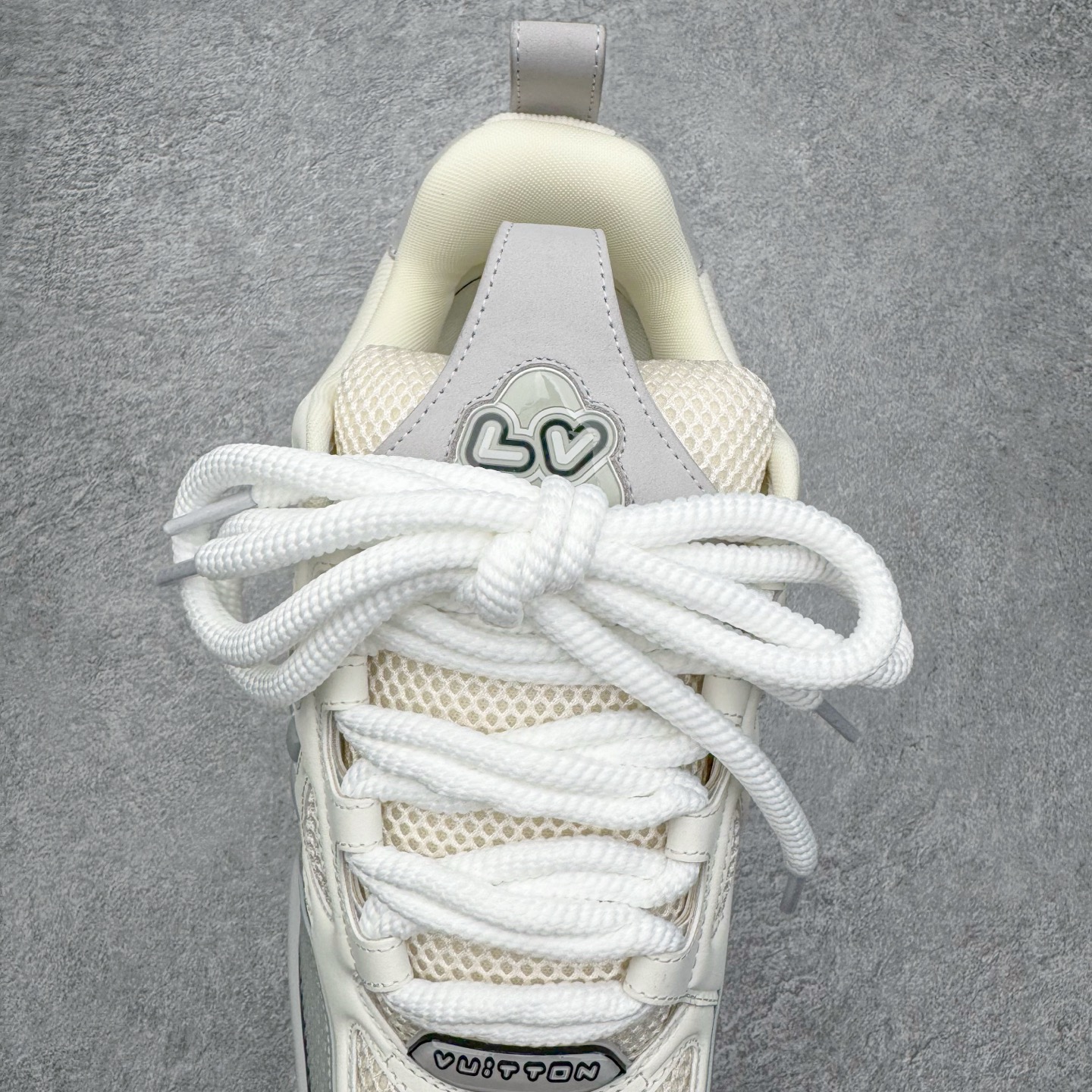 图片[5]-＃GD广顶 Louis Vuitton SKATE lv路易威登系带时装走秀运动时尚板鞋 外贸零售特供批次 2023全新纸板数据 印花高频效果碾压市面 市售天花板产物 耗时半年巨作 全套原厂新版原纸板楦头开发 原厂特供皮料加持 市场所有版本中综合最强的货品 GD实力大厂出品 全网最全配色更新最快 最成熟的做工稳定的品控 完美鞋型超高的清洁度 零毛边线头瑕疵 全套原楦原纸版原鞋开模 全网最具灵魂的版型 正确原装黄色鞋盒 正确中底印花 鞋面印花3D高频深度立体 全鞋电脑针车 紧密相连 针距密度一致 环保乳胶注塑鞋垫 厚度脚感还原原版 皮面裁剪部位 统一油边封口工艺 原装橡胶大底含胶量大底组合零偏差 专柜全套包装 防尘袋 说明书 质保卡 男女鞋 尺码：35 36 37 38 39 40 41 42 43 44 45-选品中心