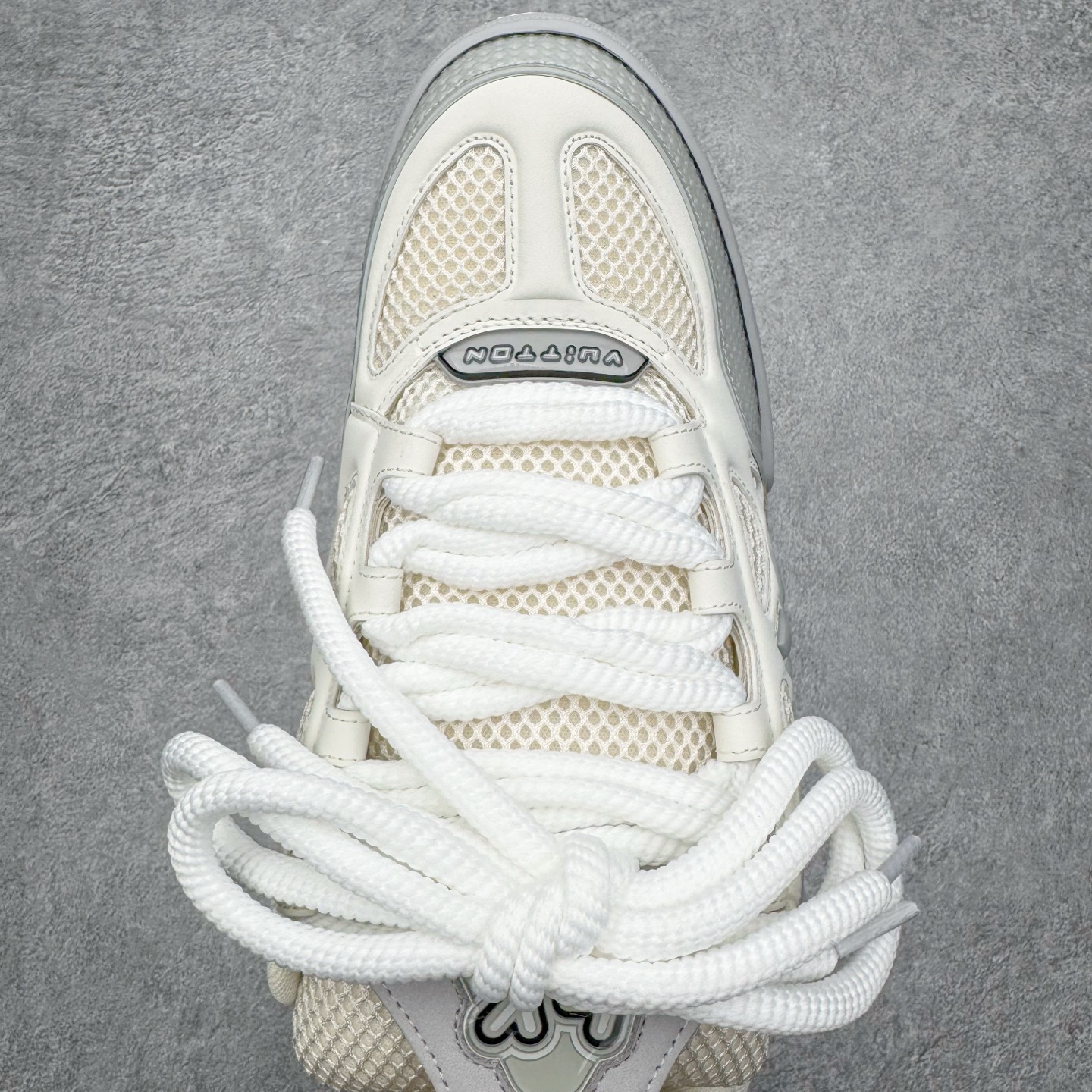 图片[4]-＃GD广顶 Louis Vuitton SKATE lv路易威登系带时装走秀运动时尚板鞋 外贸零售特供批次 2023全新纸板数据 印花高频效果碾压市面 市售天花板产物 耗时半年巨作 全套原厂新版原纸板楦头开发 原厂特供皮料加持 市场所有版本中综合最强的货品 GD实力大厂出品 全网最全配色更新最快 最成熟的做工稳定的品控 完美鞋型超高的清洁度 零毛边线头瑕疵 全套原楦原纸版原鞋开模 全网最具灵魂的版型 正确原装黄色鞋盒 正确中底印花 鞋面印花3D高频深度立体 全鞋电脑针车 紧密相连 针距密度一致 环保乳胶注塑鞋垫 厚度脚感还原原版 皮面裁剪部位 统一油边封口工艺 原装橡胶大底含胶量大底组合零偏差 专柜全套包装 防尘袋 说明书 质保卡 男女鞋 尺码：35 36 37 38 39 40 41 42 43 44 45-选品中心