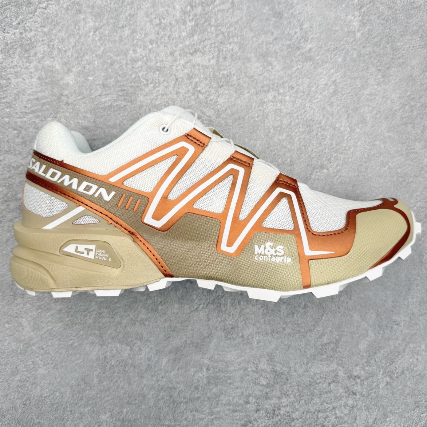 SALOMON 萨洛蒙 Speedcross 3 舒适轻盈减震包裹性支撑耐磨轻便低帮生活休闲鞋 男女同款 SALOMON诞生于1947年的法国阿尔卑斯山区，全球知名的户外运动品牌。一直致力于推动滑雪、越野跑等山地运动的发展及产品的进步。其产品设计致力于追求创新和发掘产品的性能极限，帮助喜欢自由的人在山地间不断挑战自我。实拍调校N版已经零色差零失真 百分百还原实物色彩所见即所得 不存在货不对板色差等低级问题 选购参考实物拍摄 不混卖不参货 只用心做好货严格选品 承诺混一赔十 尺码：36 36.5 37.5 38 38.5 39 40 40.5 41 42 42.5 43 44 44.5 45-选品中心