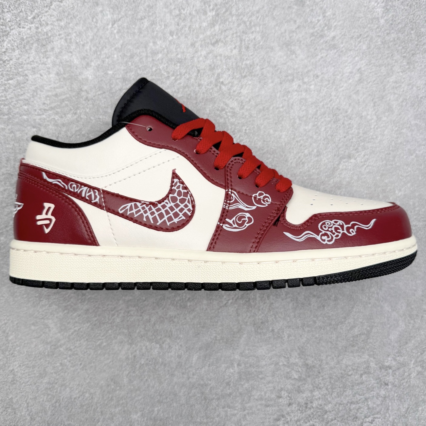 ＃K版 Air Jordan AJ1 Low 低帮 553558-040 全新流水线出品 DT版本唯一平替选择 市场第二梯队最强版 全部原鞋开发 原楦原纸板开发 全鞋电脑针车 原厂内置全掌气垫 原盒内在原标 唯一Zp原版鞋带绑法 免检产品 全新2022版型 全头层皮料 完美零毛边处理 原厂配置全掌气垫 价格定位良心 几十个配色陆续出货 实拍调校N版已经零色差零失真 百分百还原实物色彩所见即所得 不存在货不对板色差等低级问题 选购参考实物拍摄 不混卖不参货 只用心做好货严格选品 承诺混一赔十 尺码：36 36.5 37.5 38 38.5 39 40 40.5 41 42 42.5 43 44 44.5 45-选品中心