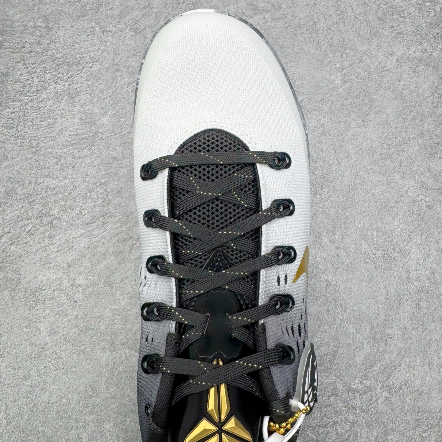 图片[4]-＃灭世/Max NK Kobe 9 Low EM Think Pink PE 科比九代舒适减震防滑低帮篮球鞋 GIGI黑金 FZ7333-002 ✅原楦打造灵动版型 鞋头➕腰身➕后跟 360°无死角 ✅原厂工艺3层立体编织flyknit鞋面 厚度同步ZP吊打市场“纯原” ✅原厂碳板加持 立体感区分市场货品 ✅区分市场货品🌪过验级拉帮细节 ✅内置全新复刻版中底鞋垫 REACT缓震 密度增加抗衰减 ✅针对海外市场增加 47.5 满足精英选手实战需求 最强科9 灭世制造 用实力让情怀落地 👊🏻 尺码：39 40 40.5 41 42 42.5 43 44 44.5 45 46 47.5-选品中心