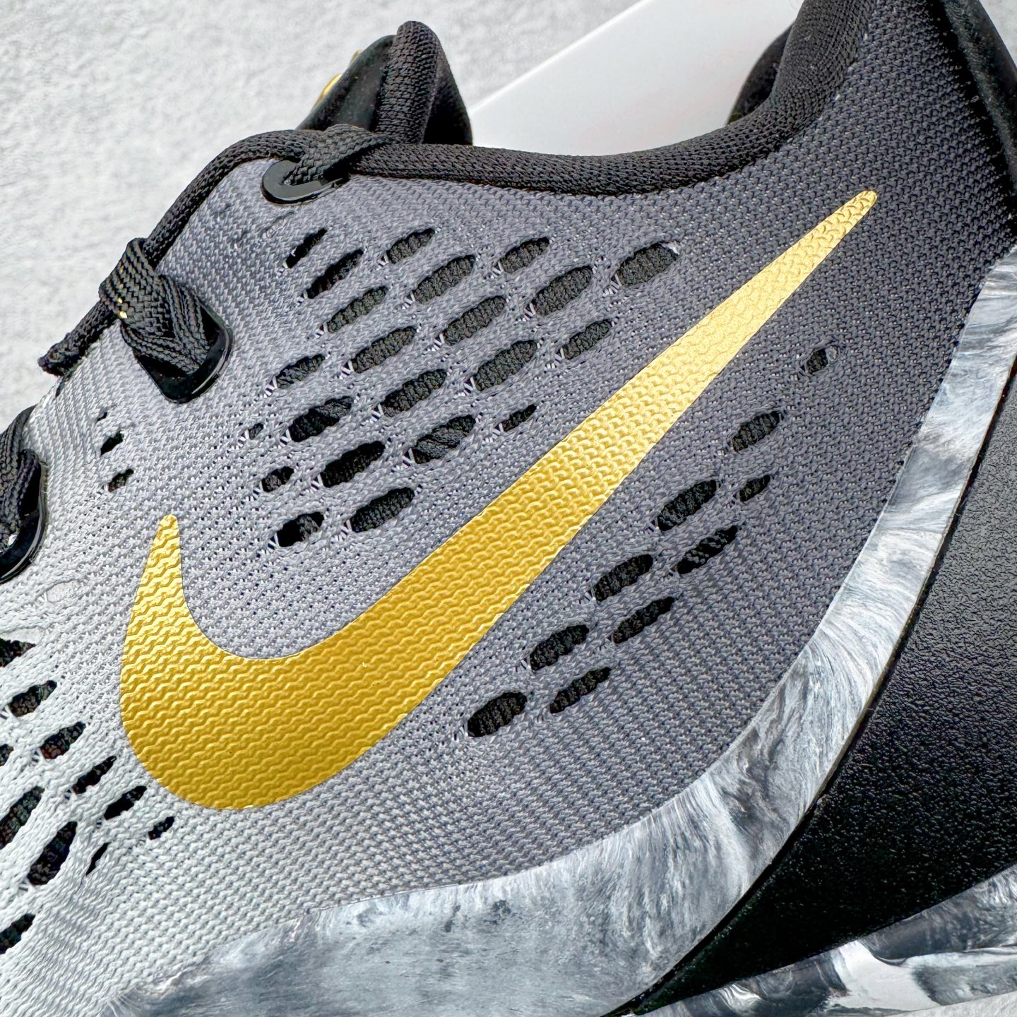 图片[15]-＃灭世/Max NK Kobe 9 Low EM Think Pink PE 科比九代舒适减震防滑低帮篮球鞋 GIGI黑金 FZ7333-002 ✅原楦打造灵动版型 鞋头➕腰身➕后跟 360°无死角 ✅原厂工艺3层立体编织flyknit鞋面 厚度同步ZP吊打市场“纯原” ✅原厂碳板加持 立体感区分市场货品 ✅区分市场货品🌪过验级拉帮细节 ✅内置全新复刻版中底鞋垫 REACT缓震 密度增加抗衰减 ✅针对海外市场增加 47.5 满足精英选手实战需求 最强科9 灭世制造 用实力让情怀落地 👊🏻 尺码：39 40 40.5 41 42 42.5 43 44 44.5 45 46 47.5-选品中心