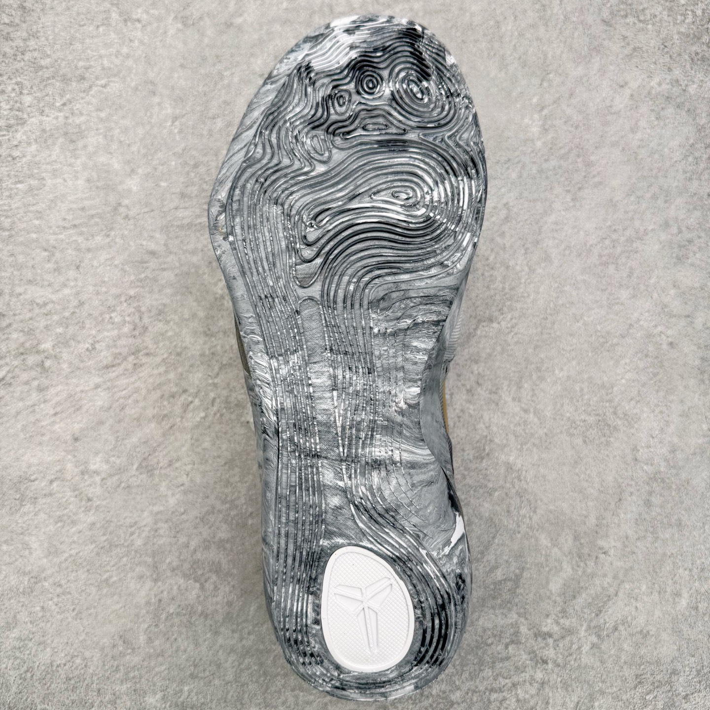 图片[9]-＃灭世/Max NK Kobe 9 Low EM Think Pink PE 科比九代舒适减震防滑低帮篮球鞋 GIGI黑金 FZ7333-002 ✅原楦打造灵动版型 鞋头➕腰身➕后跟 360°无死角 ✅原厂工艺3层立体编织flyknit鞋面 厚度同步ZP吊打市场“纯原” ✅原厂碳板加持 立体感区分市场货品 ✅区分市场货品🌪过验级拉帮细节 ✅内置全新复刻版中底鞋垫 REACT缓震 密度增加抗衰减 ✅针对海外市场增加 47.5 满足精英选手实战需求 最强科9 灭世制造 用实力让情怀落地 👊🏻 尺码：39 40 40.5 41 42 42.5 43 44 44.5 45 46 47.5-选品中心