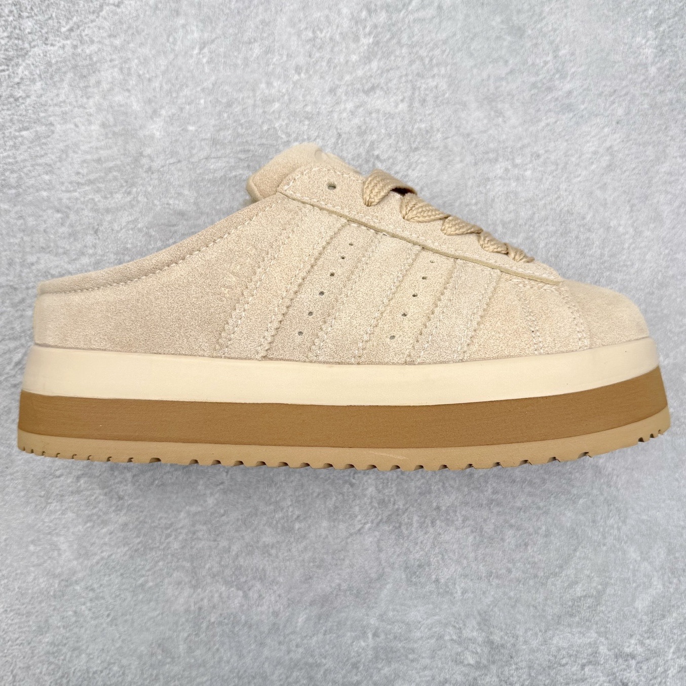 AD Originals CAMPUS 00S 面包鞋经典复古舒适包头拖鞋 实拍调校N版已经零色差零失真 百分百还原实物色彩所见即所得 不存在货不对板色差等低级问题 选购参考实物拍摄 不混卖不参货 只用心做好货严格选品 承诺混一赔十 尺码：36 36.5 37.5 38 38.5 39 40 40.5 41 42 42.5 43 44 44.5 45-选品中心