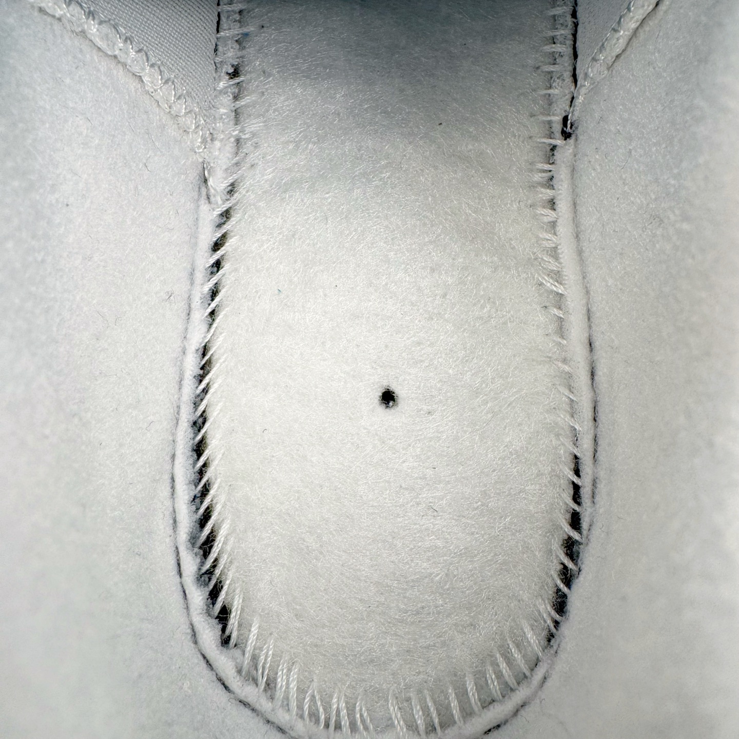 图片[11]-＃KZ神版 NK Air Max 95 OG Blue Spark 舒适百搭耐磨低帮气垫休闲跑步鞋 灰黑蓝 IM7410-100 经典重温 外单专供大厂出品 品质稳定 一百余色 终端操作 鞋款设计灵感源于人体构造 中底设计基于人体的脊柱构造 是整体设计的核心 尼龙孔眼代表了肋骨 而分层式面板和网眼象征着肌肉纤维和肉体组织 Air Max 95采用了两个独立的吹塑成型的Air-Sole单元 并首次在前掌使用可视化气垫设计 Swoosh logo夜当作一个 点符号放在了鞋子的后帮位置 20年的发展让 AIR MAX 95有了不同的故事 20年后再度面向世人的时候 焕然一新的面貌 让人有了另外一种清新脱俗的感觉 尺码：40 40.5 41 42 42.5 43 44 44.5 45 45.5 46 47.5 48.5-选品中心