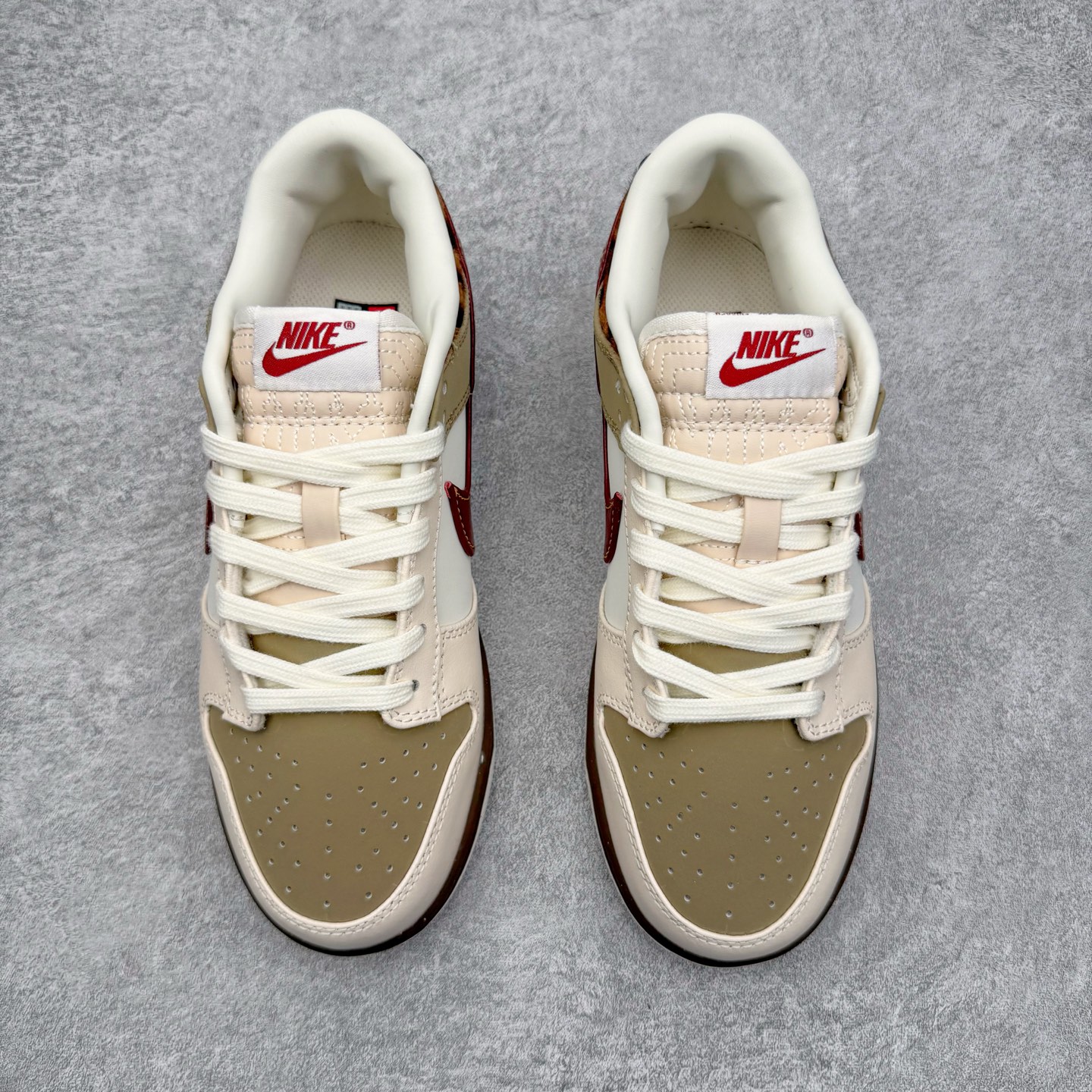 图片[2]-＃YC纯原 NK Dunk Low 卡其豹纹 IM6687-262 实力大厂出品 新配色陆续开发 利润个位数只为口碑 全套原纸板楦头开发 确保原汁原味 完美呈现DUNK版型 一比一鞋头弧度高度鞋身弧度 此版本只针对中端市场 皮料材质有所更替 其他数据细节工艺流程均保持一致 绝不口嗨 细节品控鞋型随意对比 独家私模官方第六代原厂航空铝磨具打磨大底 鞋头坡度极致还原 无解鞋型 原盒原配 圈内天花板工艺 原厂玻璃冲刀 超高清洁度 全鞋零毛边皮料切割 原厂中底布点胶 中底布拉帮走线遵循公司 尺码：36 36.5 37.5 38 38.5 39 40 40.5 41 42 42.5 43 44 44.5 45 46-选品中心