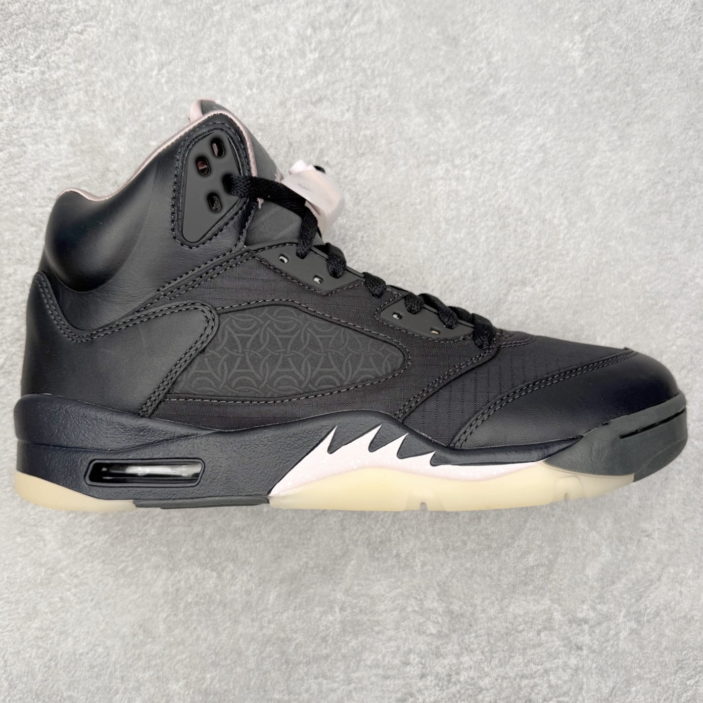 ＃Y3纯原福利 AJ3 AJ4 AJ5 AJ11 系列 纯原口碑大厂出品 之前5XX版本 全系列原楦原纸板开发 原厂皮料加持 原厂定型 后跟完美效果 到手可放心比对发售原鞋 上脚百分百充当正品驾驭 真正原装公司级完美鞋型 一切细节实拍所见所得 纸板中底 钢印 完美版型 尺码对应库存明细‼️-选品中心