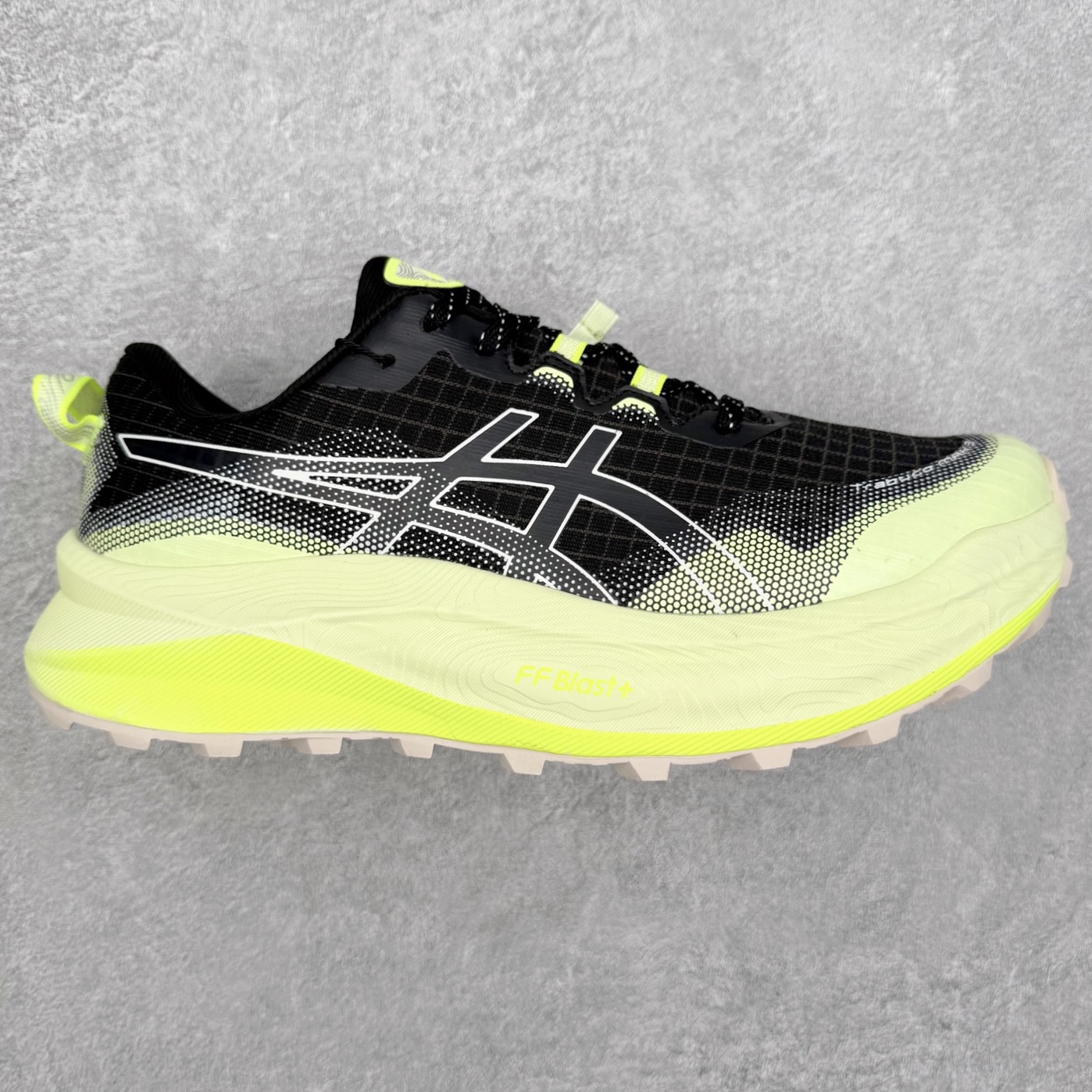 Asics GEL-TRABUCO 13 GTX 亚瑟士舒适百搭轻便透气减震低帮跑步鞋 ASICS（亚瑟士）是日本实业家鬼冢喜八郎创立的跑鞋运动品牌，名字想法源自著名的拉丁谚语“AnimaSana In Corpore Sano”，意为“健全的精神寓于强健的体魄”。正如其名字的含义，ASICS亚瑟士一直坚信保持身体的健康与活力是打造健康快乐的生活方式的最佳途径。亚瑟士的跑鞋、篮球鞋等系列集专业与美貌于一身，拥有极高的热度。2016年，ASICS在“2016年日本最佳全球品牌”排行榜名列第17名。尺码：36 37 37.5 38 39 39.5 40 40.5 41.5 42 42.5 43.5 44 45-选品中心