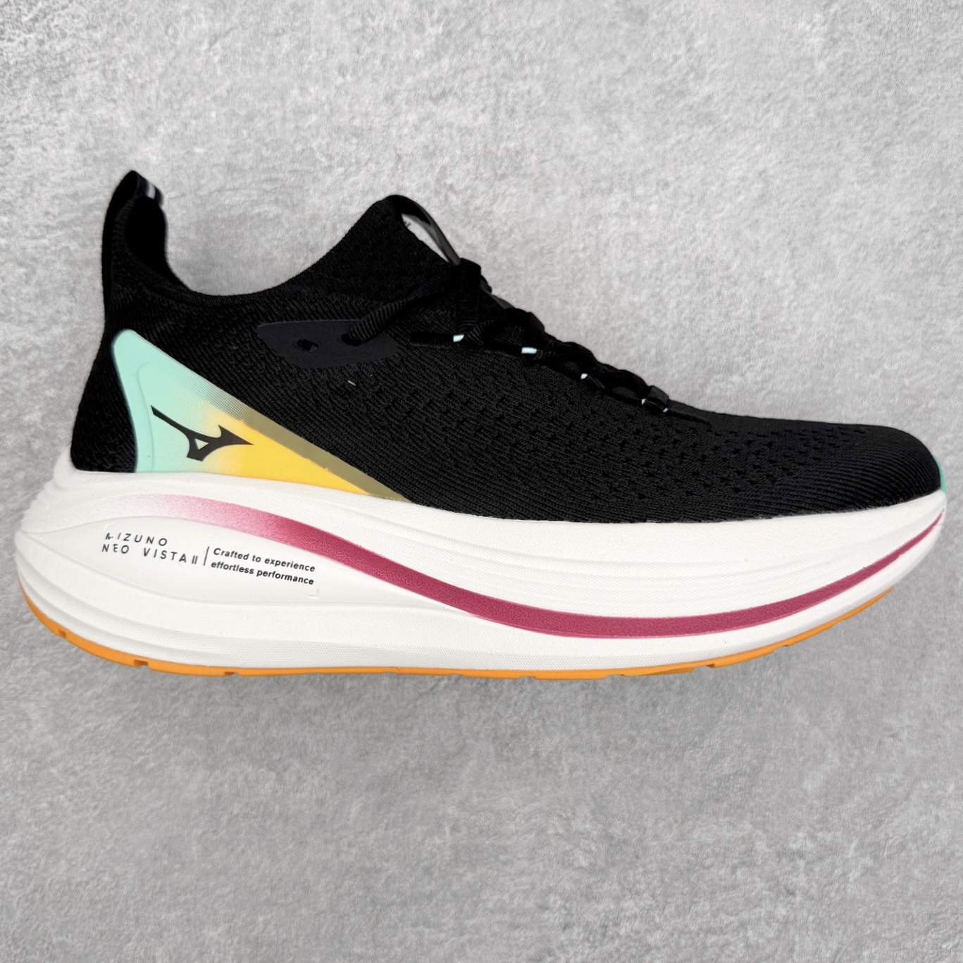 Mizuno Neo Vista Y2K柔软舒适减震耐磨支撑 低帮休闲跑步鞋 男女同款 美津浓（Mizuno）是日本美津浓株式会社于1906年创立的运动品牌，经过一个多世纪的不断努力现已成为世界著名的运动器具、服装和鞋类生产商。美津浓力求服务于各类运动项目，并竭力使运动生活更加愉快和振奋。产品种类齐全，覆盖几乎全部主要运动项目，达到30万多个品类。尺码：36 36.5 37.5 38 38.5 39 40 40.5 41 42 42.5 43 44 44.5 45-选品中心