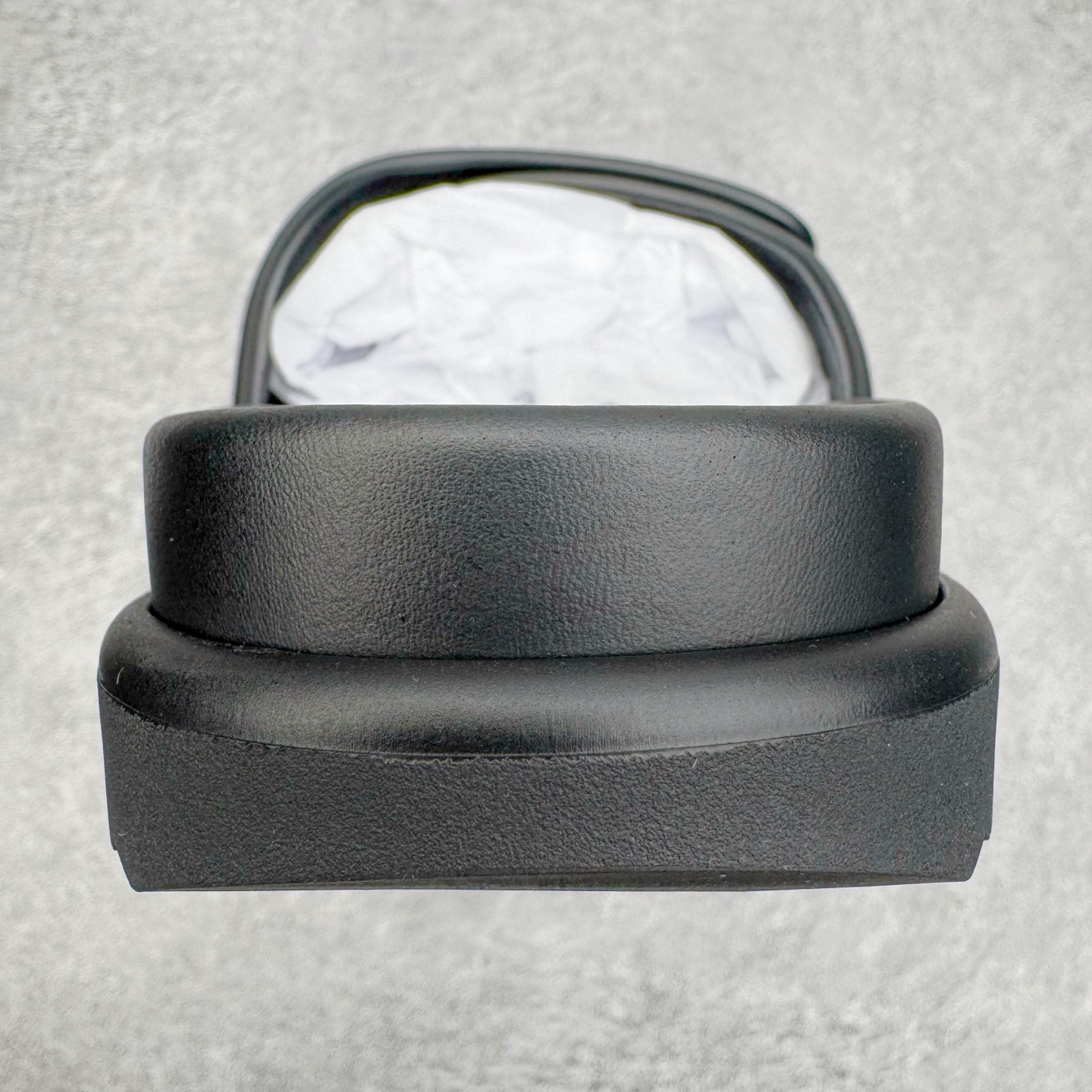 图片[8]-＃GD广顶 LOUIS VUITTON Miami lv平底露趾 EVA一字拖鞋 Louis Vuitton，法国路威酩轩集团-LVMH旗下品牌，著名奢侈品箱包和皮具品牌，百余年的传奇经典，全球时尚旅行艺术的精致象征。印有“LV”标志这一独特图案的交织字母帆布包，伴随着丰富的传奇色彩和雅典的设计而成为时尚之经典。延续至今，不论后来延伸出来的皮件、丝巾或手表、笔、服装，都是以崇尚精致、品质、舒适的“旅行哲学”，作为设计理念。尺码：39 40 41 42 43 44 45-选品中心