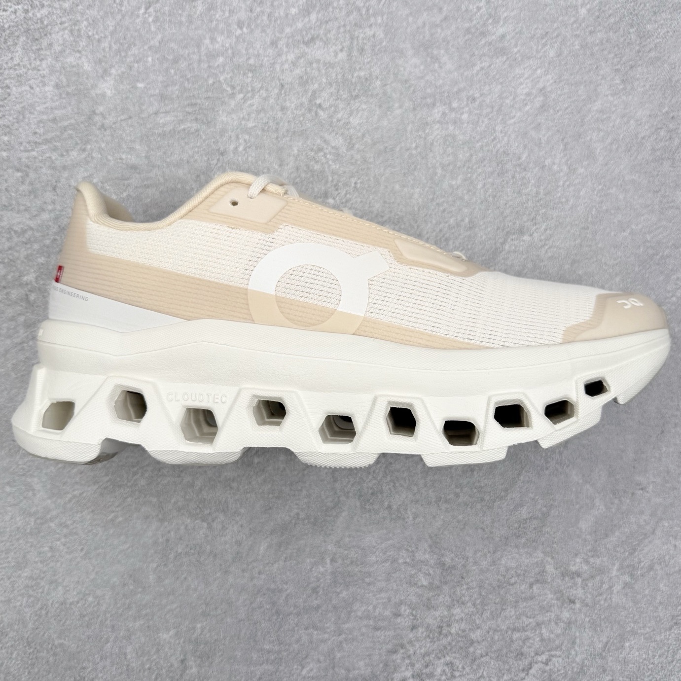 On昂跑 Cloudmonster 舒适 织物防滑透气回弹 低帮 休闲长跑城市通勤跑步鞋 此运动品牌 开创于2010年 缓震着陆、强效回弹、轻柔质感的设计构思始终是ON研制关键 与此同时基于“为全球提供革新性的跑步感受”信念 陆续推出了多款跑鞋及其以专业运动人体跑步工程学为设计关键的功能性跑步服饰设备 让跑者不费力气地畅快畅跑 尺码：36 36.5 37.5 38 38.5 39 40 40.5 41 42 42.5 43 44 44.5 45-选品中心