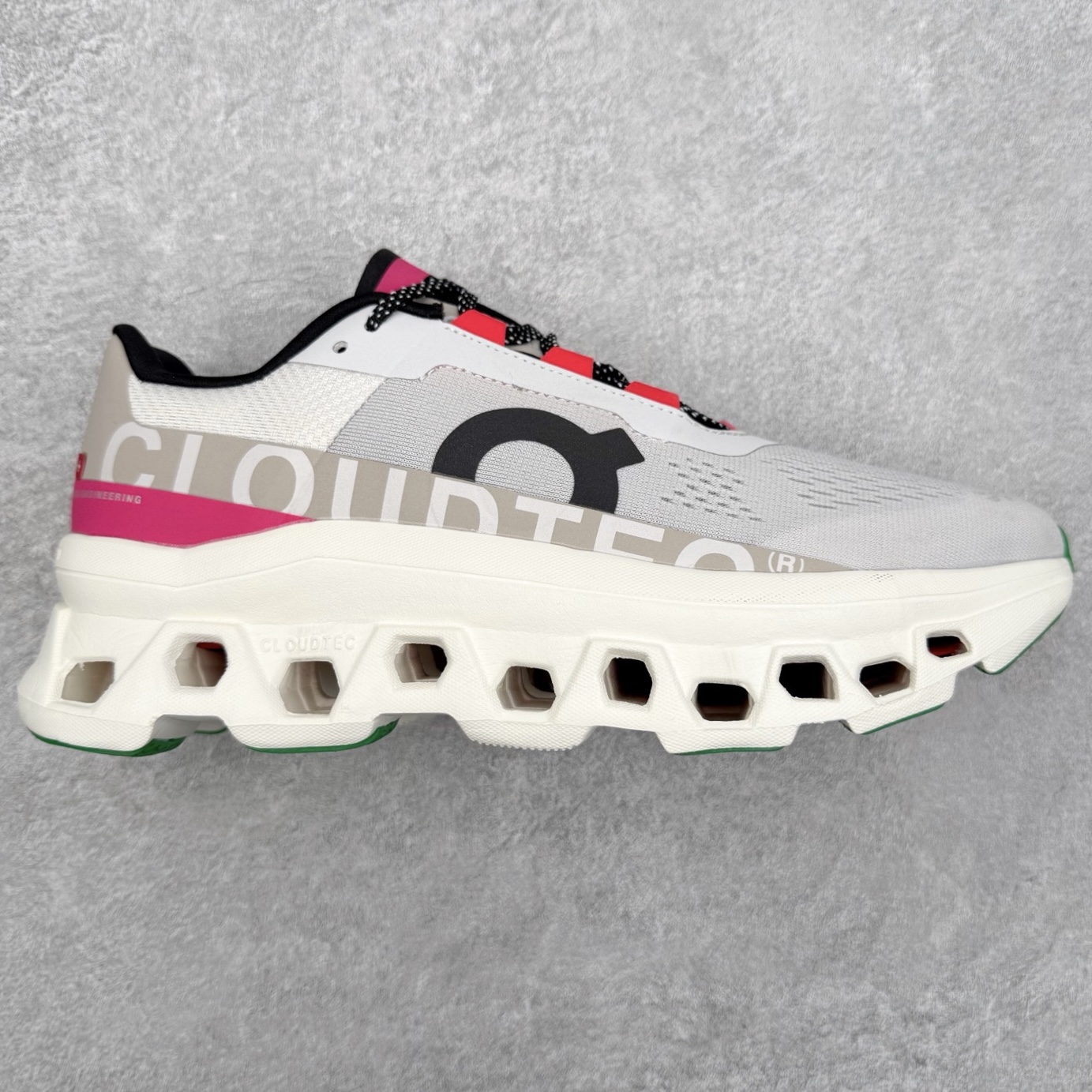 On昂跑 Cloudmonster 舒适 织物防滑透气回弹 低帮 休闲长跑城市通勤跑步鞋 此运动品牌 开创于2010年 缓震着陆、强效回弹、轻柔质感的设计构思始终是ON研制关键 与此同时基于“为全球提供革新性的跑步感受”信念 陆续推出了多款跑鞋及其以专业运动人体跑步工程学为设计关键的功能性跑步服饰设备 让跑者不费力气地畅快畅跑 尺码：36 36.5 37.5 38 38.5 39 40 40.5 41 42 42.5 43 44 44.5 45-选品中心