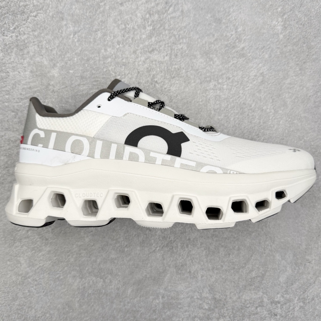 On昂跑 Cloudmonster 舒适 织物防滑透气回弹 低帮 休闲长跑城市通勤跑步鞋 此运动品牌 开创于2010年 缓震着陆、强效回弹、轻柔质感的设计构思始终是ON研制关键 与此同时基于“为全球提供革新性的跑步感受”信念 陆续推出了多款跑鞋及其以专业运动人体跑步工程学为设计关键的功能性跑步服饰设备 让跑者不费力气地畅快畅跑 尺码：36 36.5 37.5 38 38.5 39 40 40.5 41 42 42.5 43 44 44.5 45-选品中心