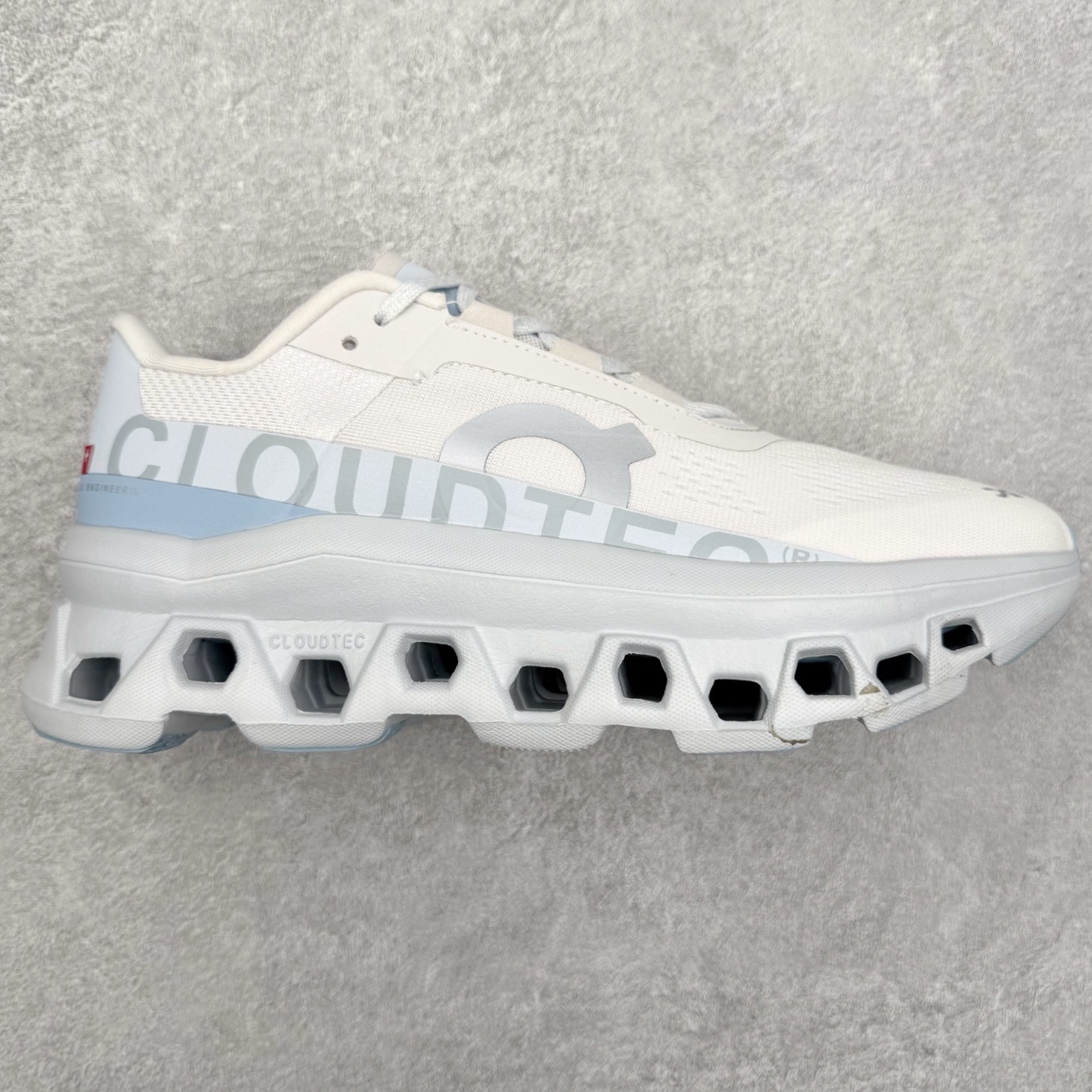 On昂跑 Cloudmonster 舒适 织物防滑透气回弹 低帮 休闲长跑城市通勤跑步鞋 此运动品牌 开创于2010年 缓震着陆、强效回弹、轻柔质感的设计构思始终是ON研制关键 与此同时基于“为全球提供革新性的跑步感受”信念 陆续推出了多款跑鞋及其以专业运动人体跑步工程学为设计关键的功能性跑步服饰设备 让跑者不费力气地畅快畅跑 尺码：36 36.5 37.5 38 38.5 39 40 40.5 41 42 42.5 43 44 44.5 45-选品中心