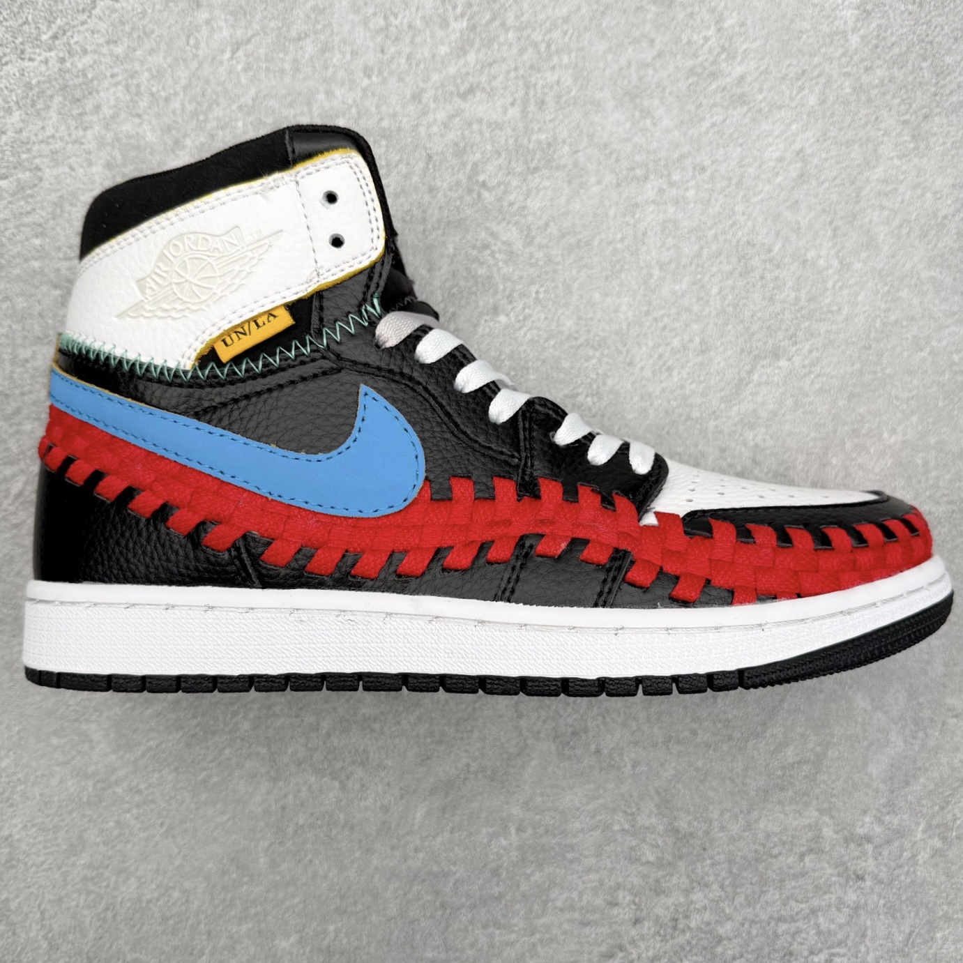 ＃特价福利 Air Jordan AJ1 High 高帮定制配色 性价比批次 原盒原配 大厂出品 原厂楦头纸板数据开发 鞋型公整不松垮 采购头层皮料冲裁 高整洁度 上脚原汁原味的公司货既视感 原底独立模具 中底四线拉帮完美走线 原模大底咬花 实拍调校N版已经零色差零失真 百分百还原实物色彩所见即所得 不存在货不对板色差等低级问题 选购参考实物拍摄 不混卖不参货 只用心做好货严格选品 承诺混一赔十 尺码：36 36.5 37.5 38 38.5 39 40 40.5 41 42 42.5 43 44 44.5 45 46-选品中心