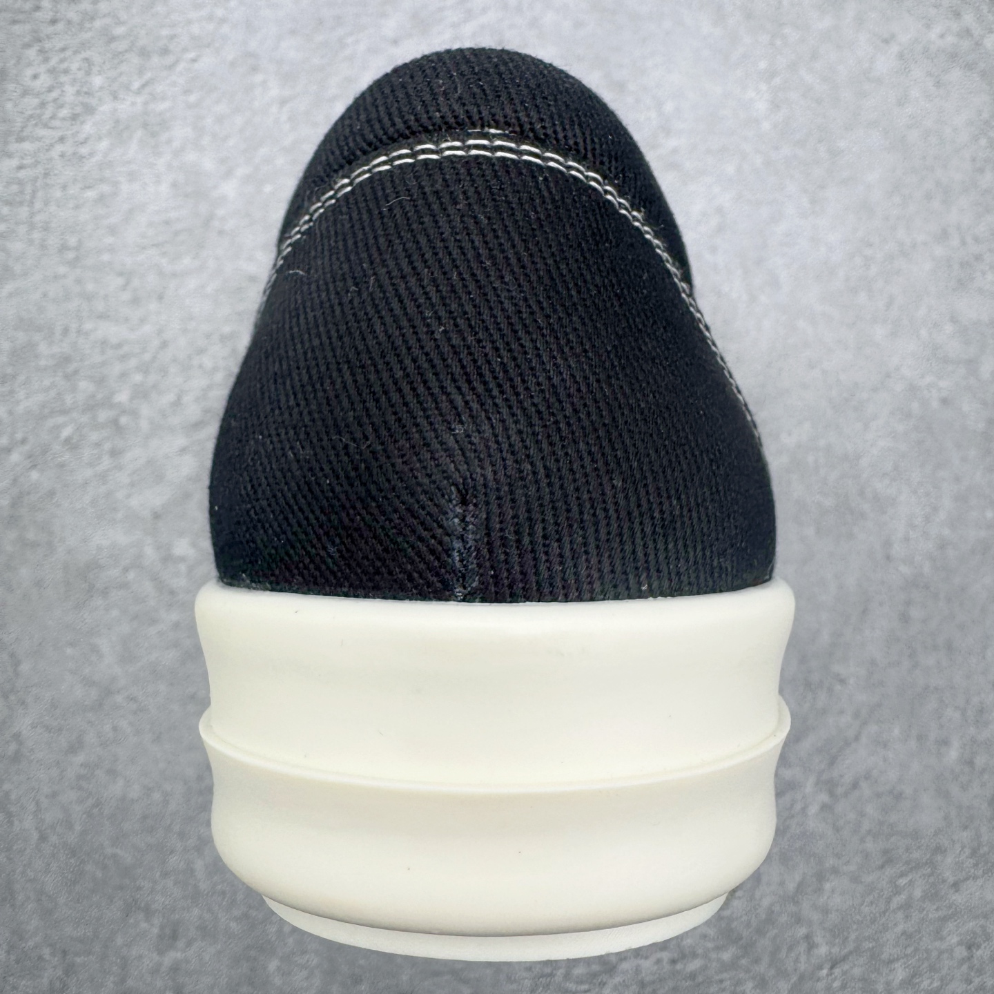 图片[8]-＃DG纯原 Rick Owens Drkshdw 瑞克·欧文斯低帮牛仔布时尚运动板鞋 黑色 二级市场已经7K以上 平台客户随意卖四位数 RO广东原厂出品 纯原天花板 原版一比一复刻 冲正绝不翻车 还原度达到百分之98以上 原楦开发纸版版型 ZP拆解原版1：1复模裁片纸版 力求做到0错位 这样才能达到和zp一致的鞋型味道 采用进口cnc数控机床开发对版独家tpu奶香大底 区别于市场所有版本 zp同源定制尼龙布 达到和zp一致手感 原厂进口细纹布 万邦订购原厂高弹粉红色海绵 内里搭配软质细腻羊皮 TPU高密度大底 软硬度透光度高已经测试和原版一致 尺码：36 37 38 39 40 41 42 43 44 45 46-选品中心